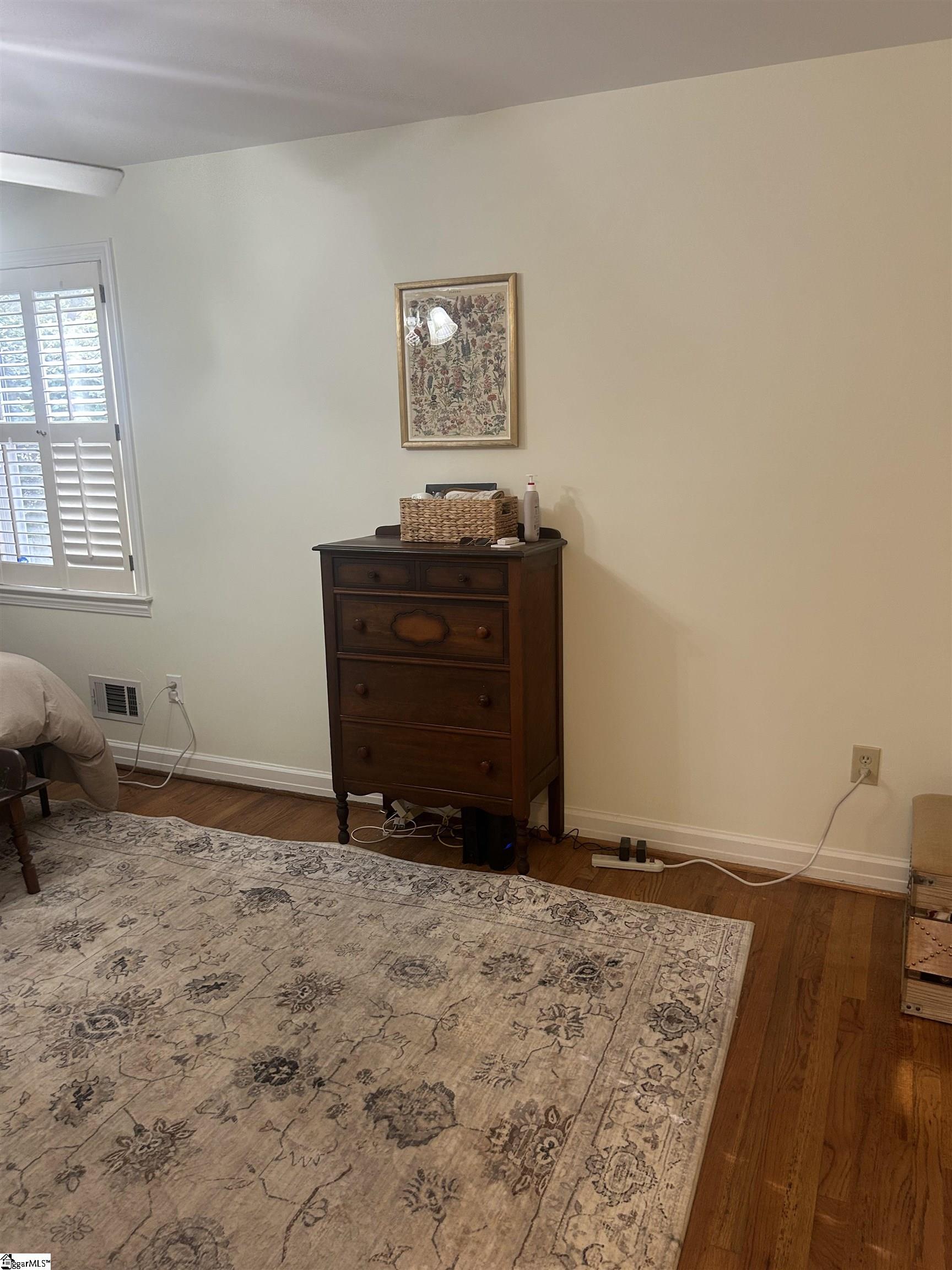 19 E Circle Avenue Property Photo 17