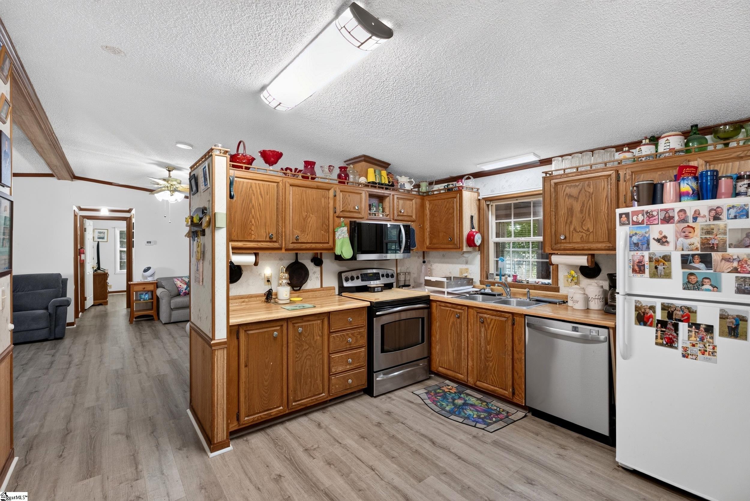 762 Bearhole Road Property Photo 4