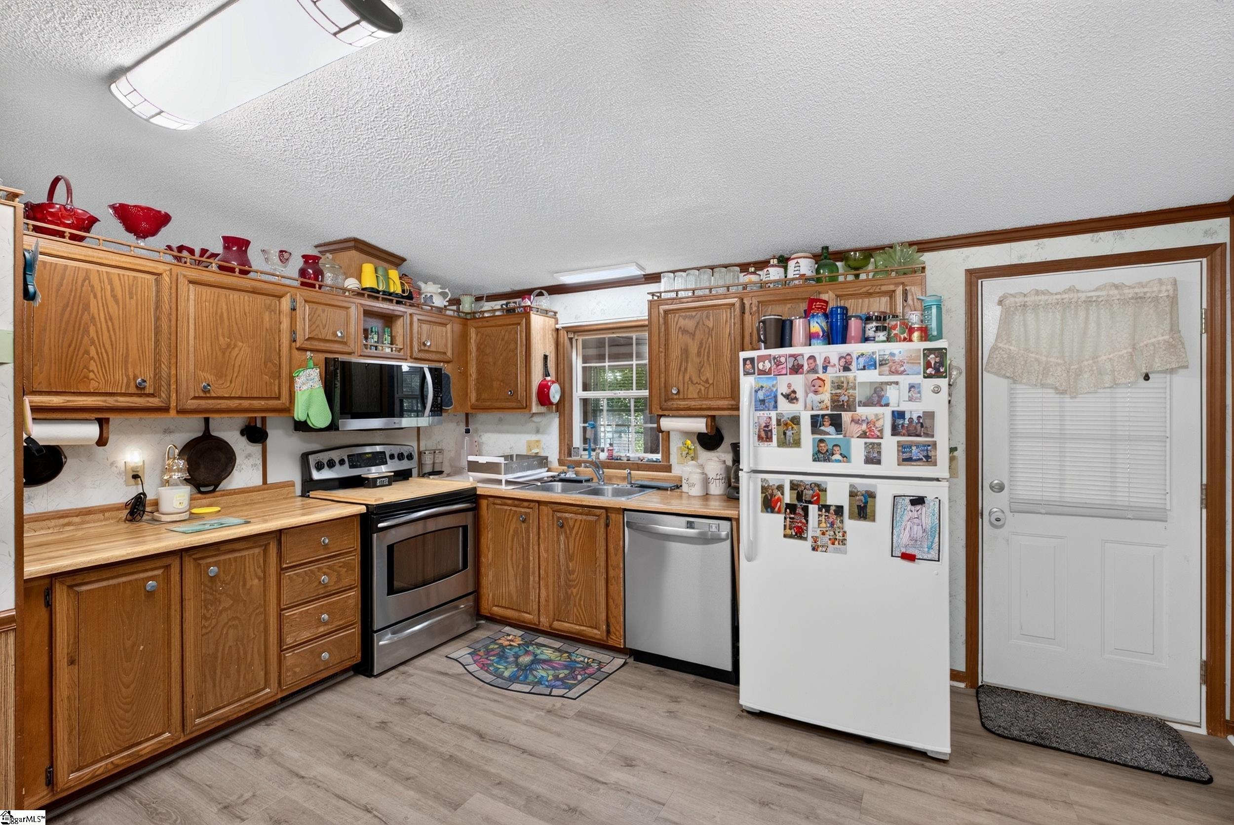 762 Bearhole Road Property Photo 15