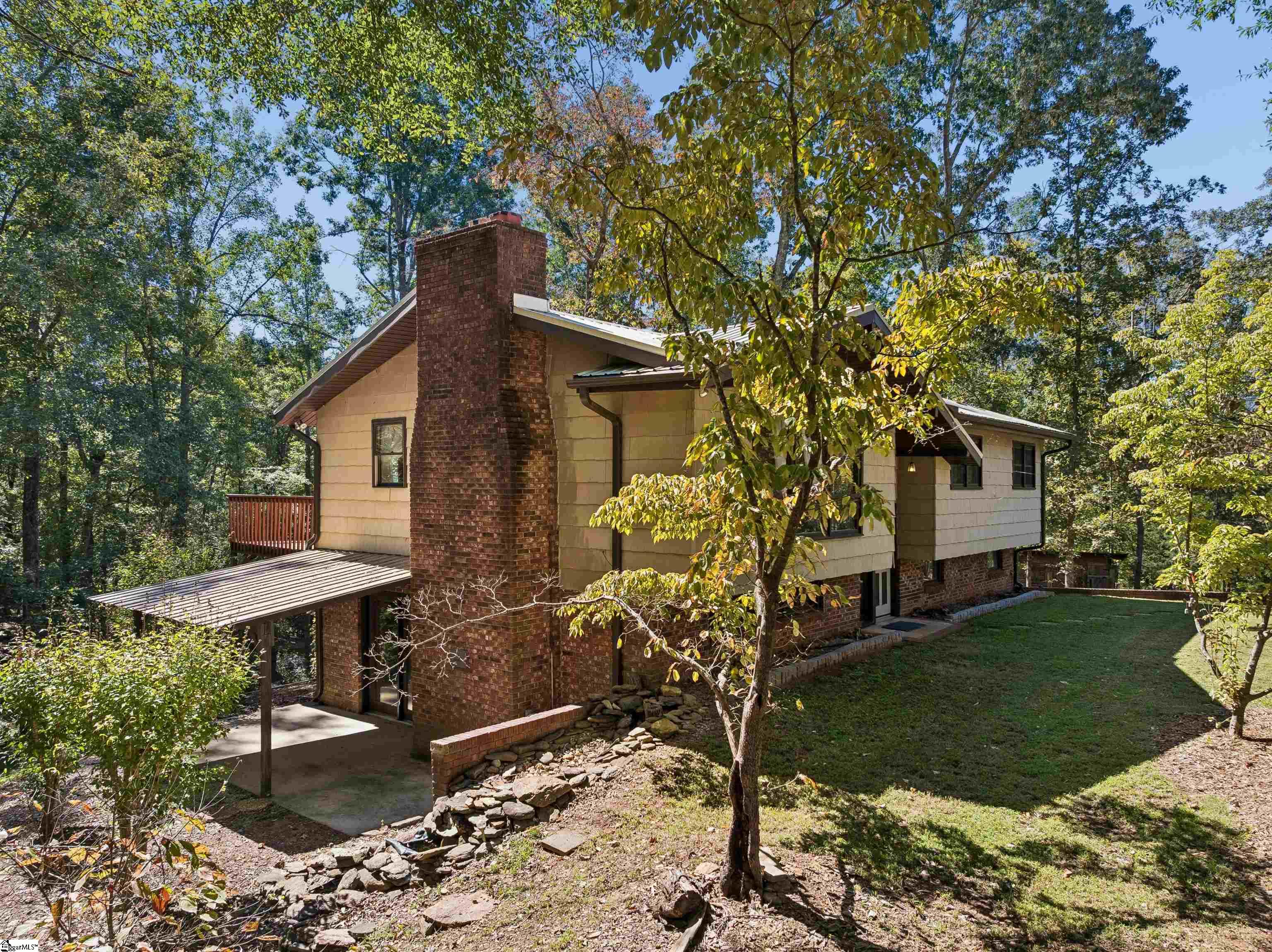131 Sharon Drive Property Photo 3