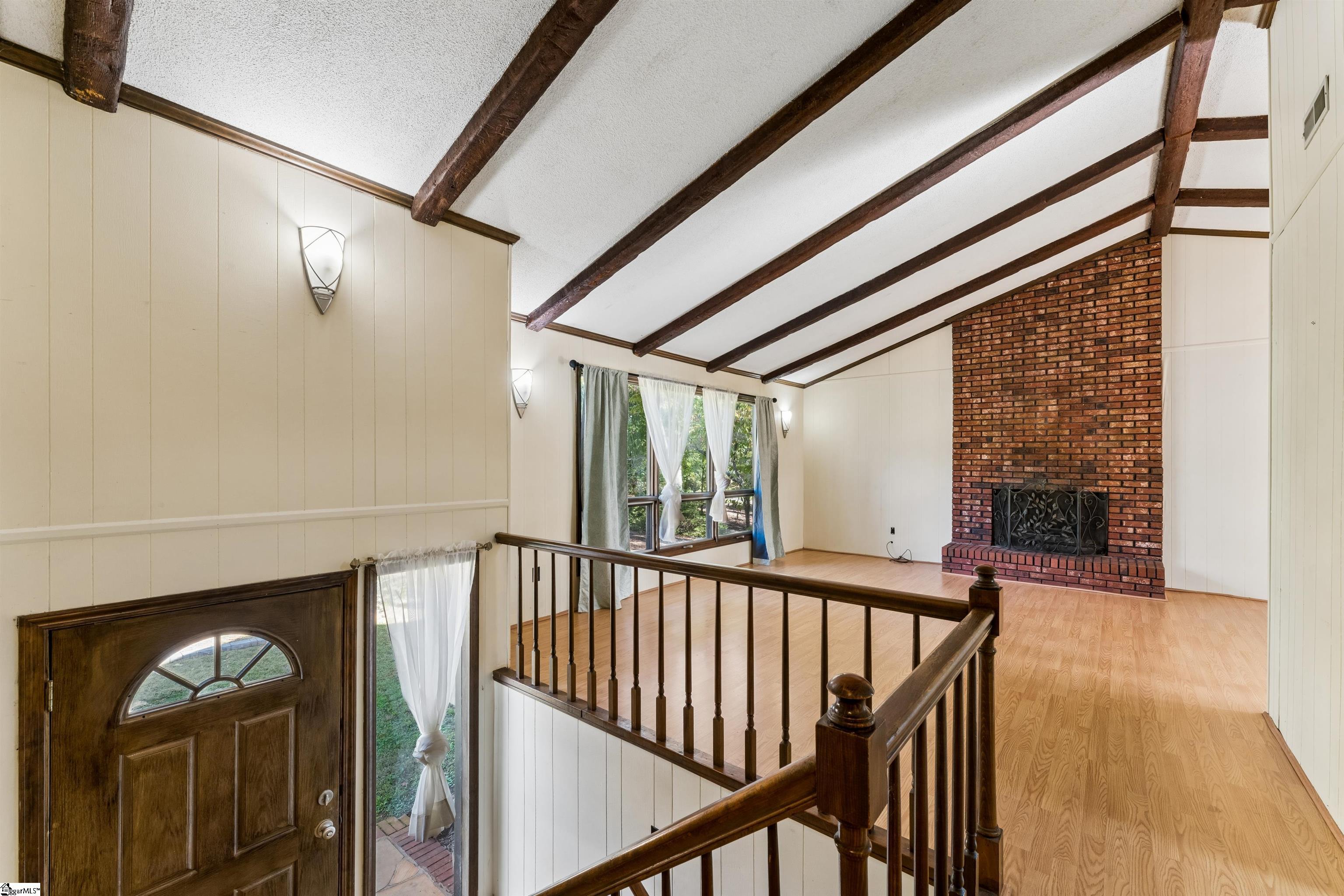 131 Sharon Drive Property Photo 9