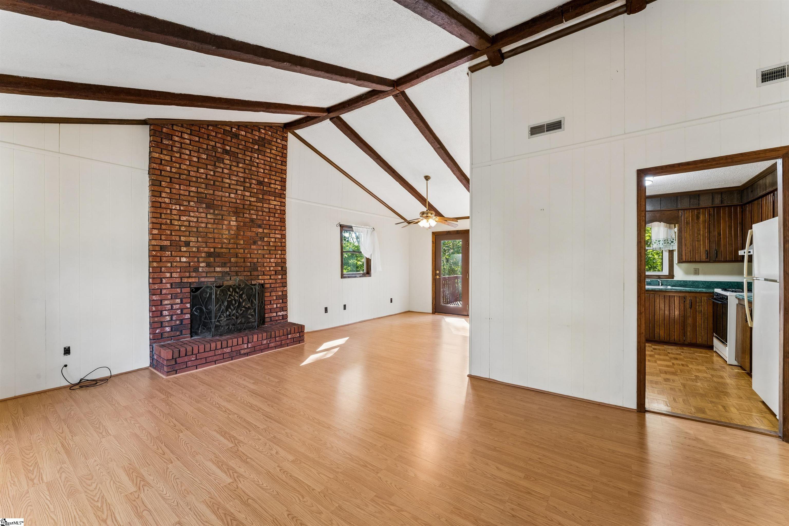 131 Sharon Drive Property Photo 11
