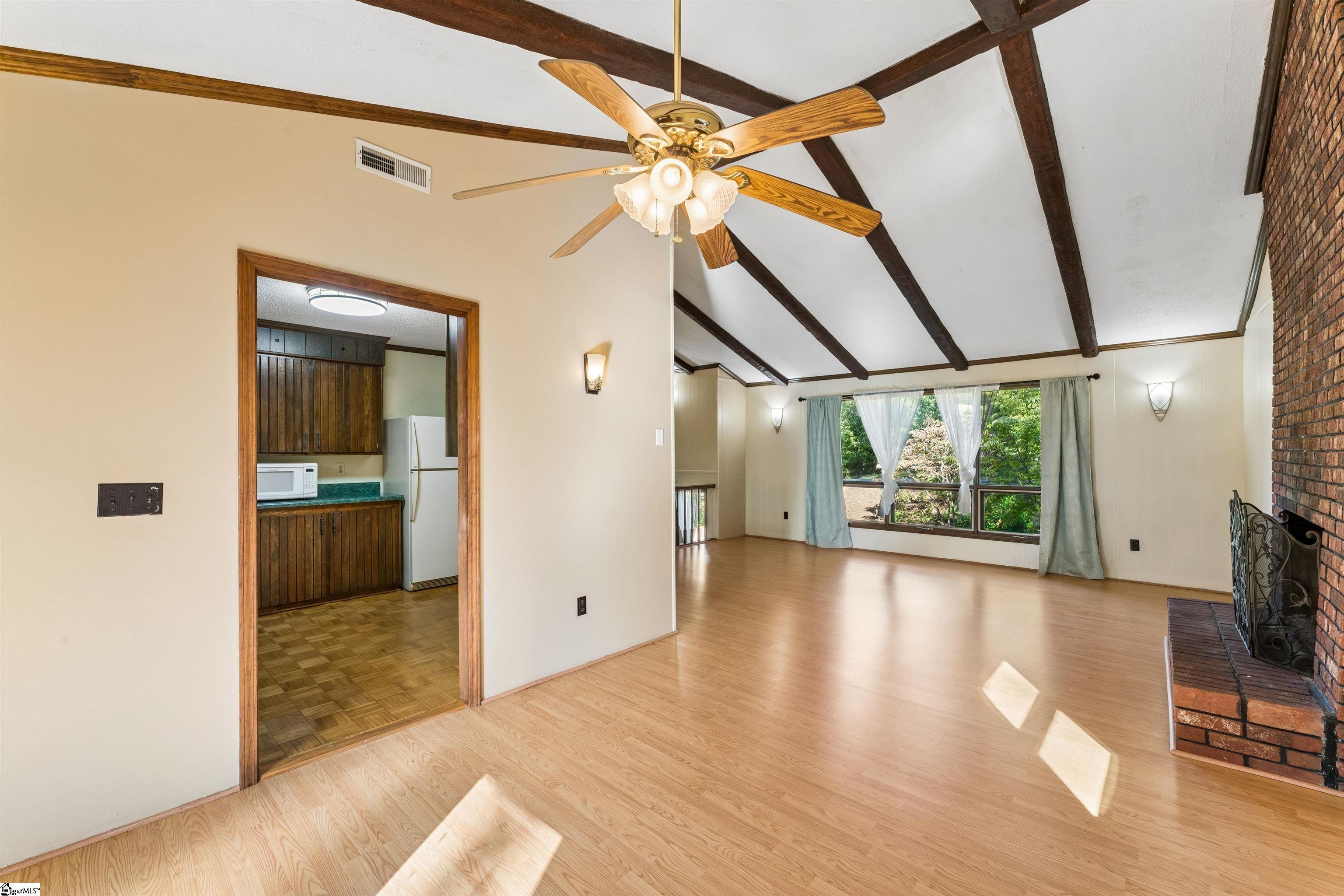 131 Sharon Drive Property Photo 12