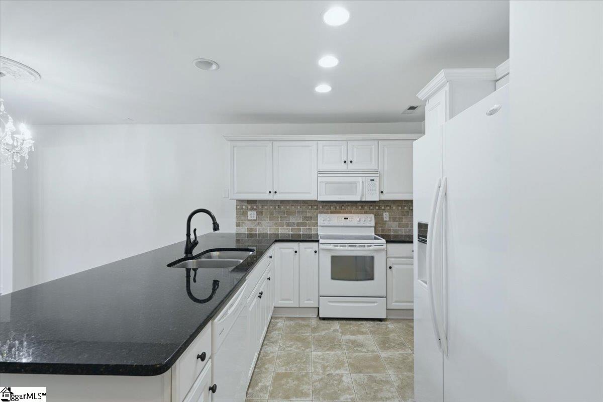 7 Kennebec Lane Property Photo 7