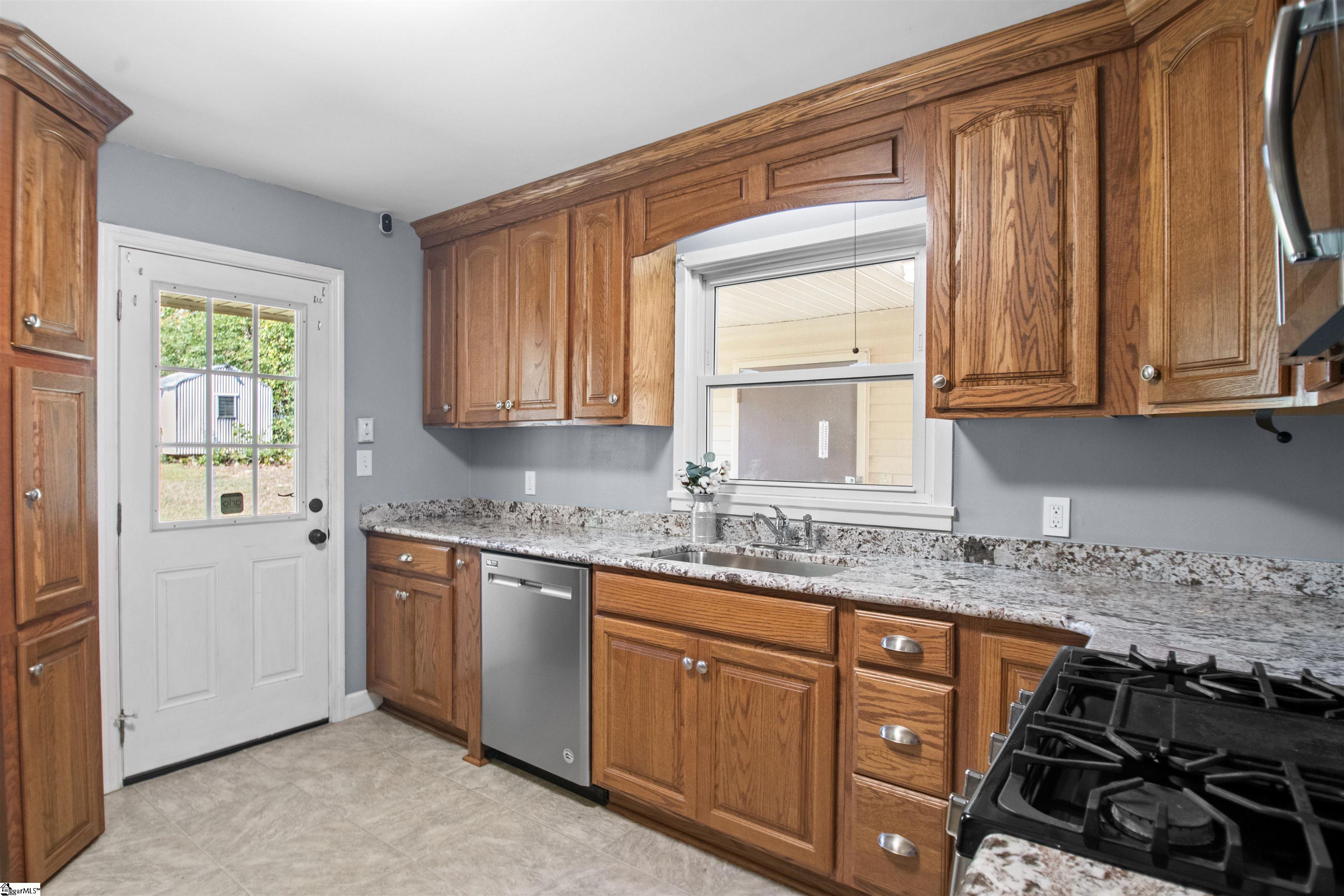 107 Vaughn Street Property Photo 10