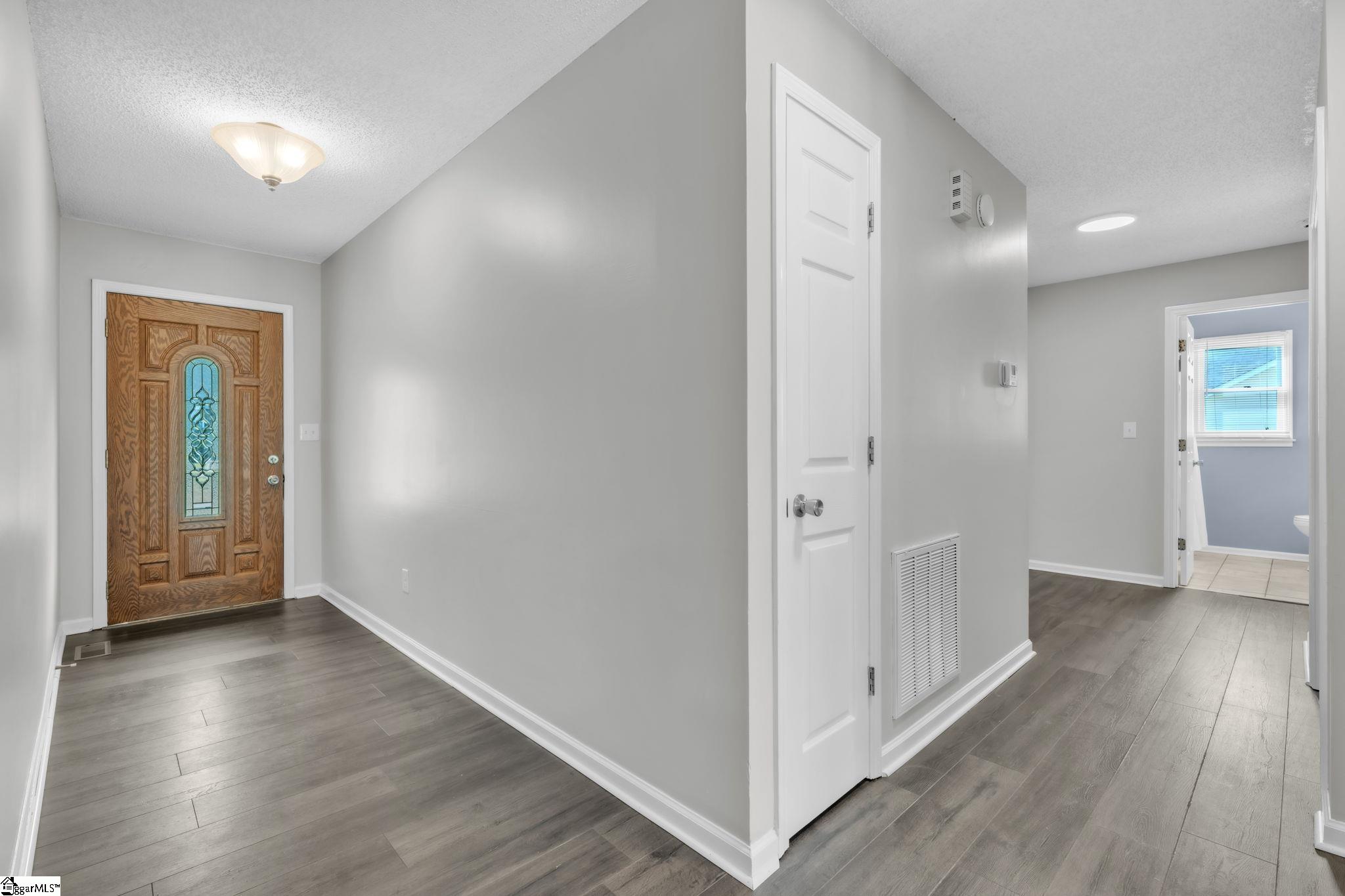 308 Fairwood Drive Property Photo 3