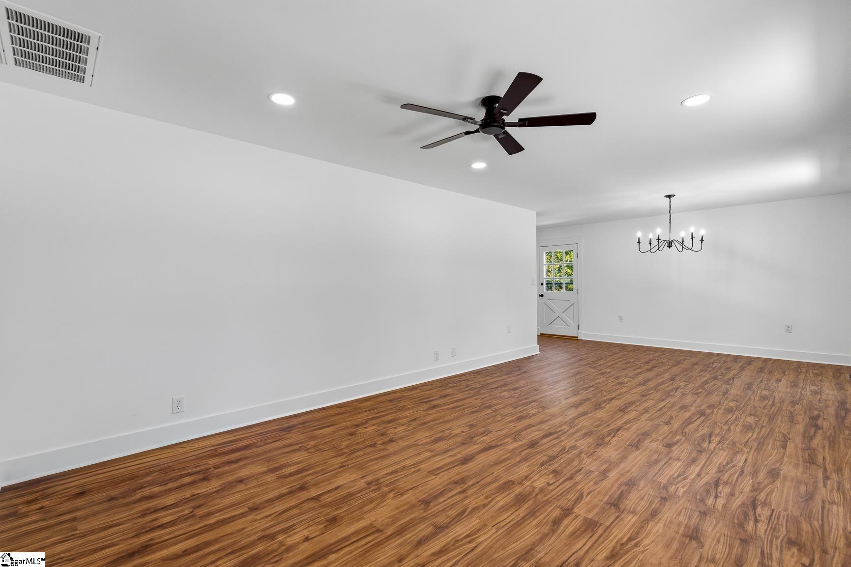208 Williamsburg Road Property Photo 3