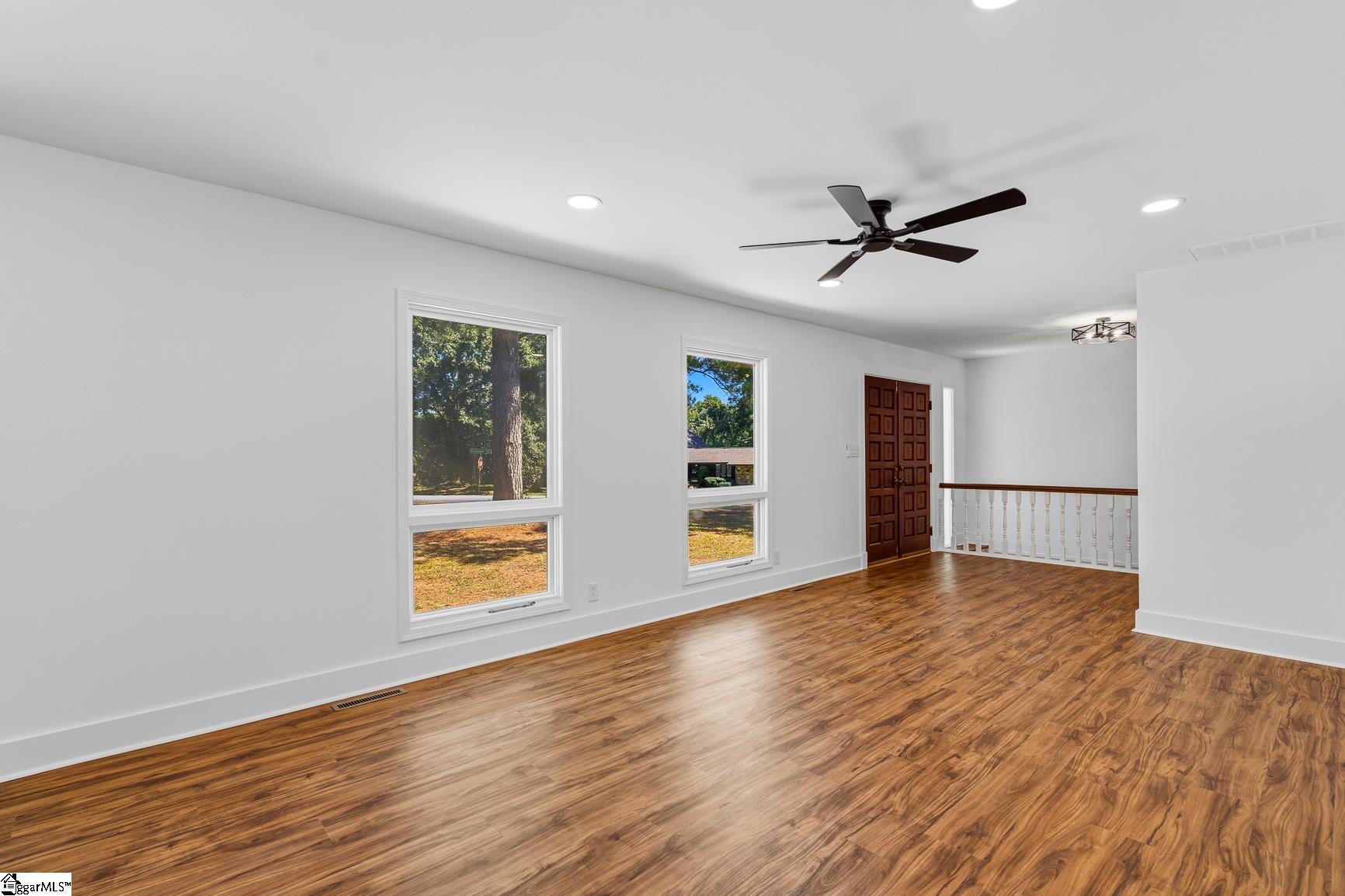 208 Williamsburg Road Property Photo 4