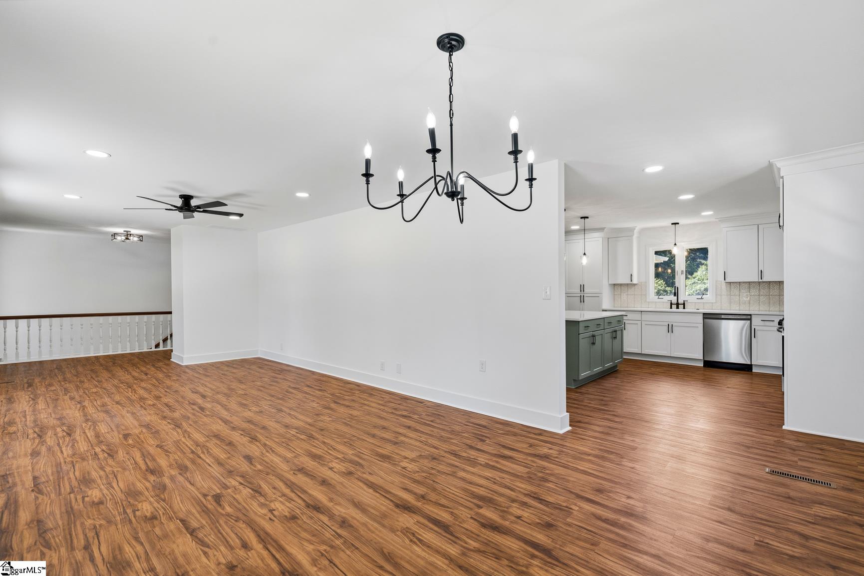 208 Williamsburg Road Property Photo 5
