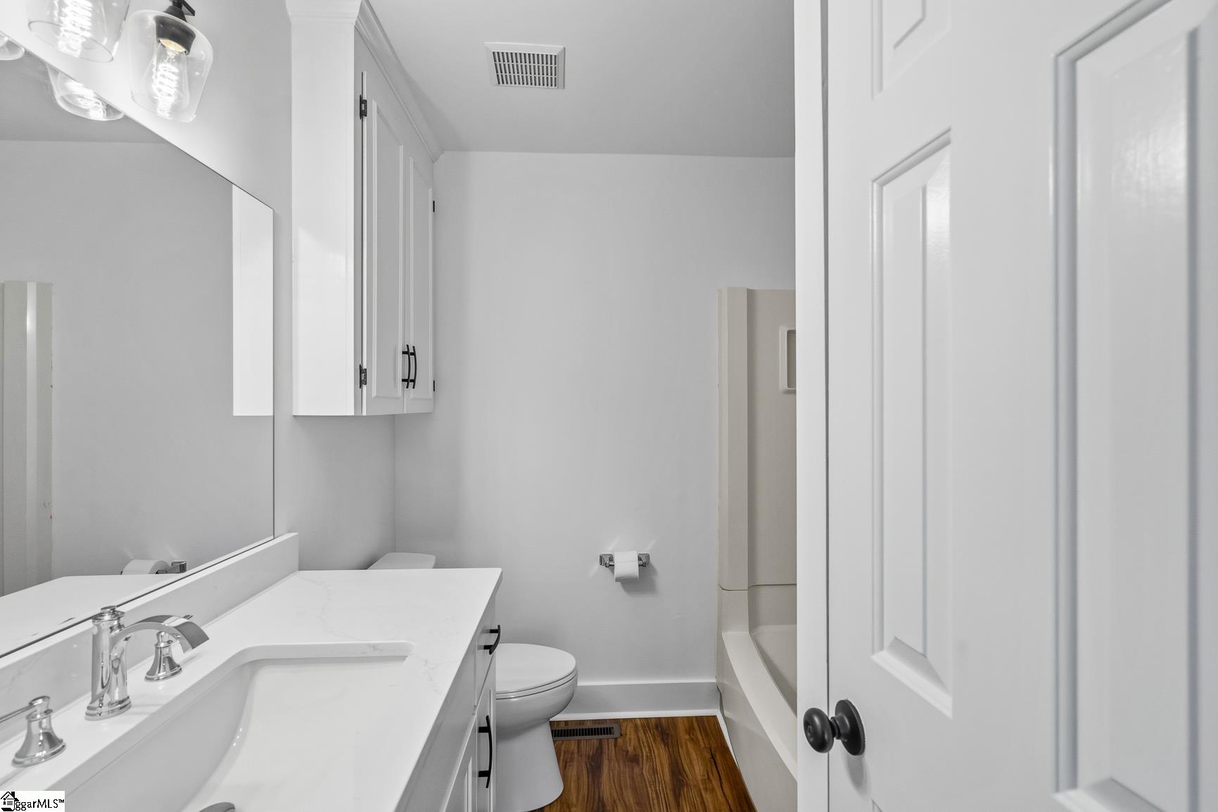 208 Williamsburg Road Property Photo 12