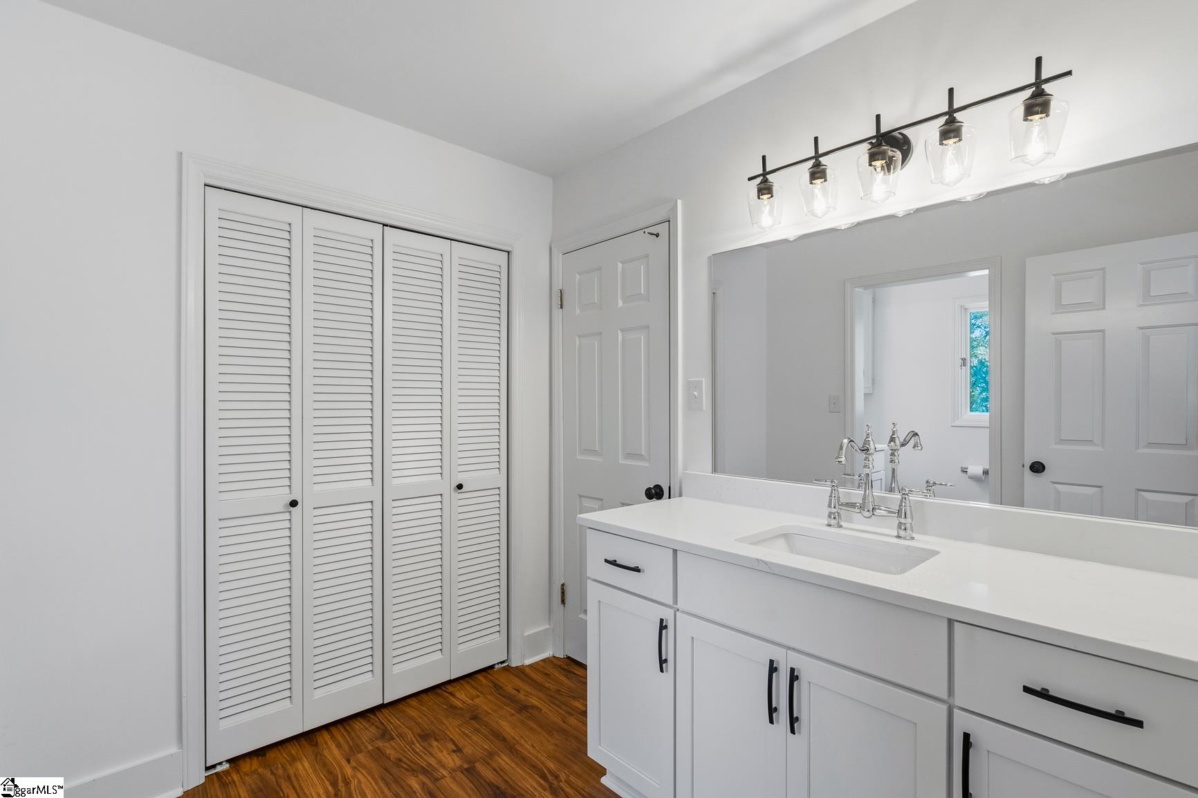 208 Williamsburg Road Property Photo 14
