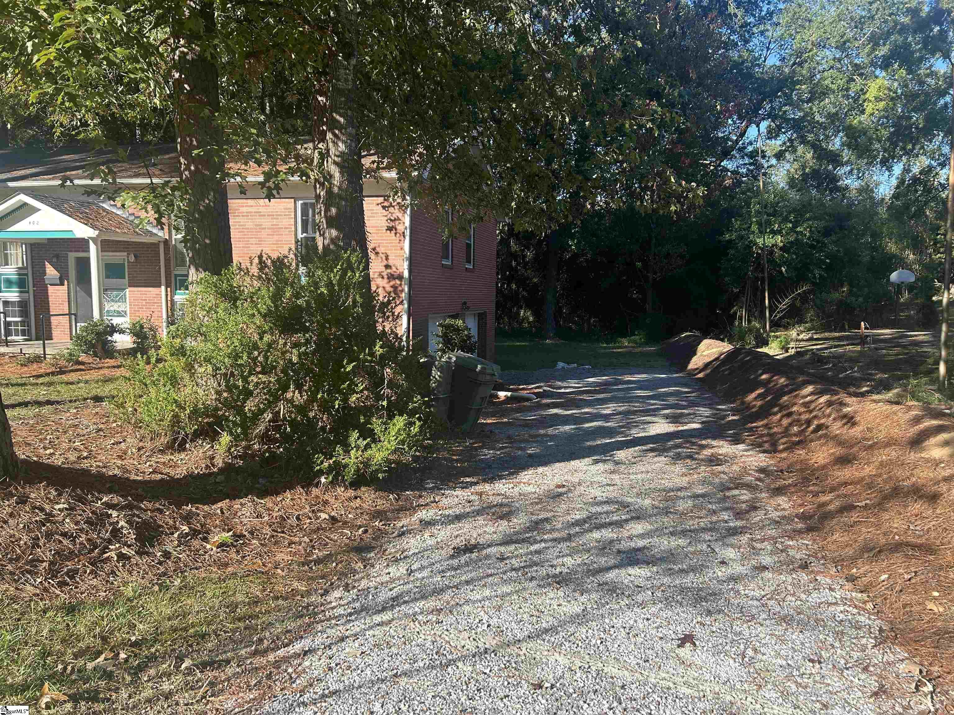 402 Chestnut Street Property Photo 4
