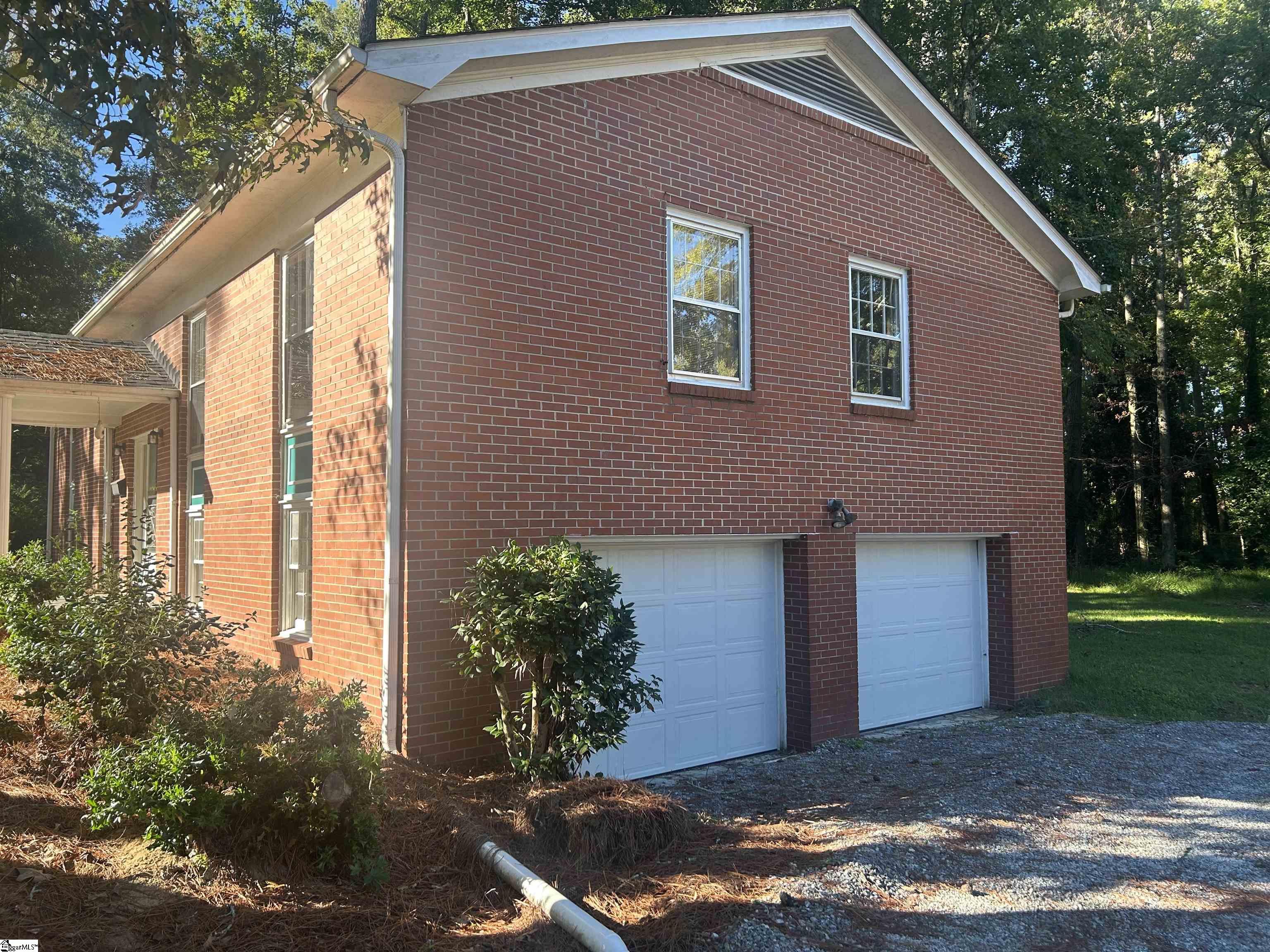 402 Chestnut Street Property Photo 6