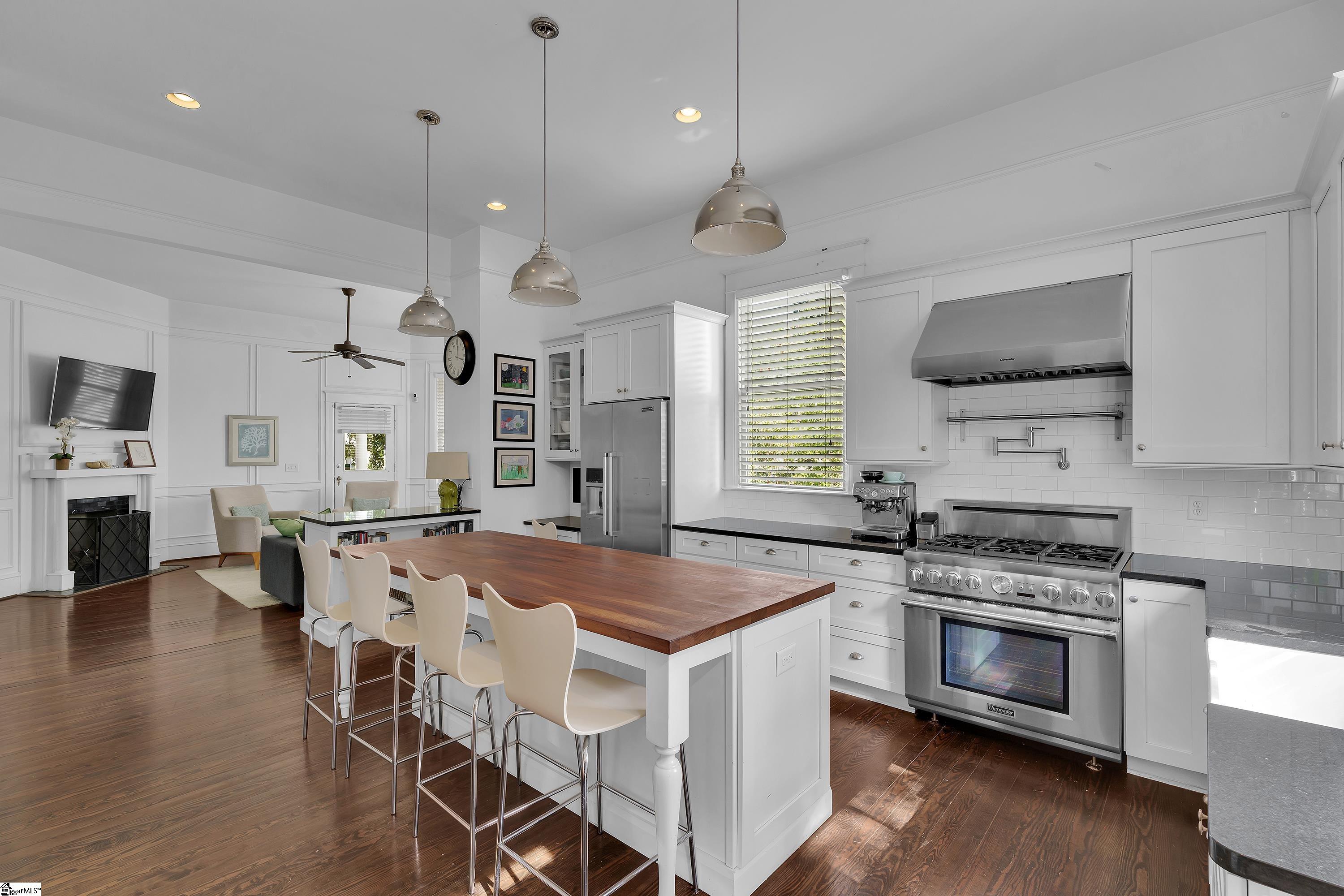 409 Perry Avenue Property Photo 11