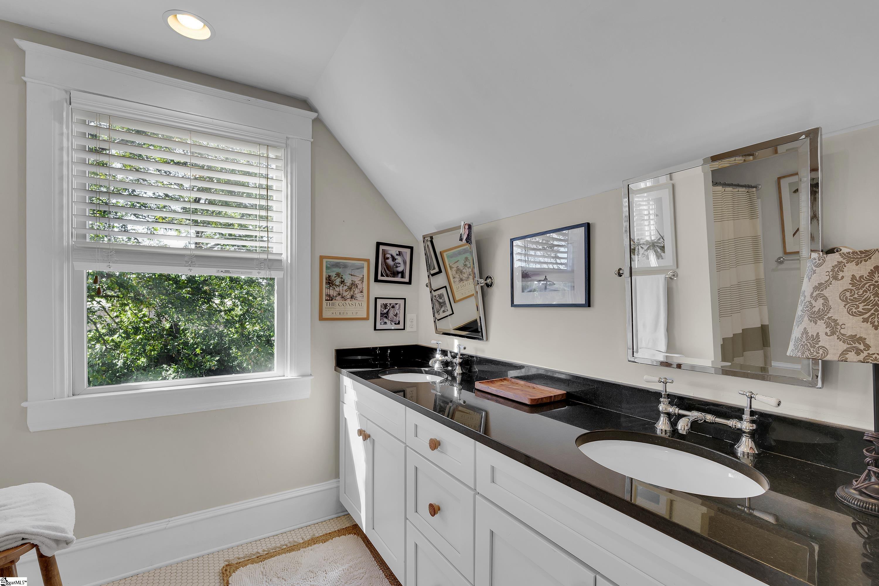 409 Perry Avenue Property Photo 26