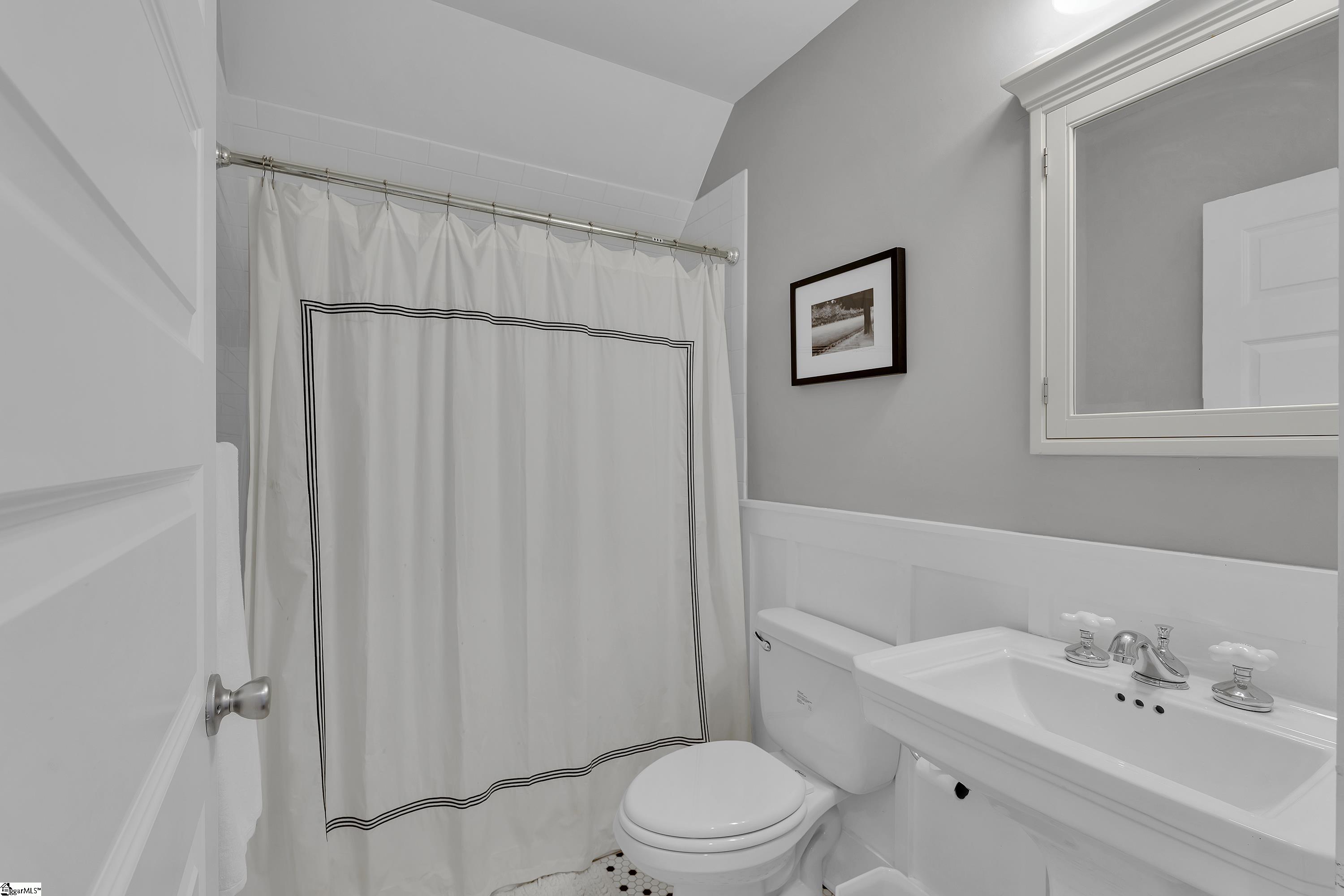 409 Perry Avenue Property Photo 27