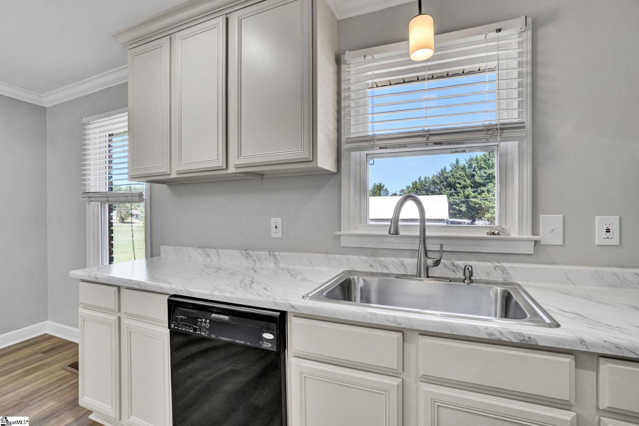 105 Summer Street Property Photo 2