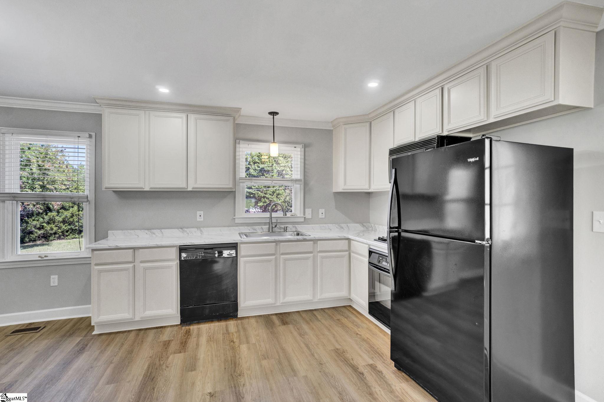 105 Summer Street Property Photo 3