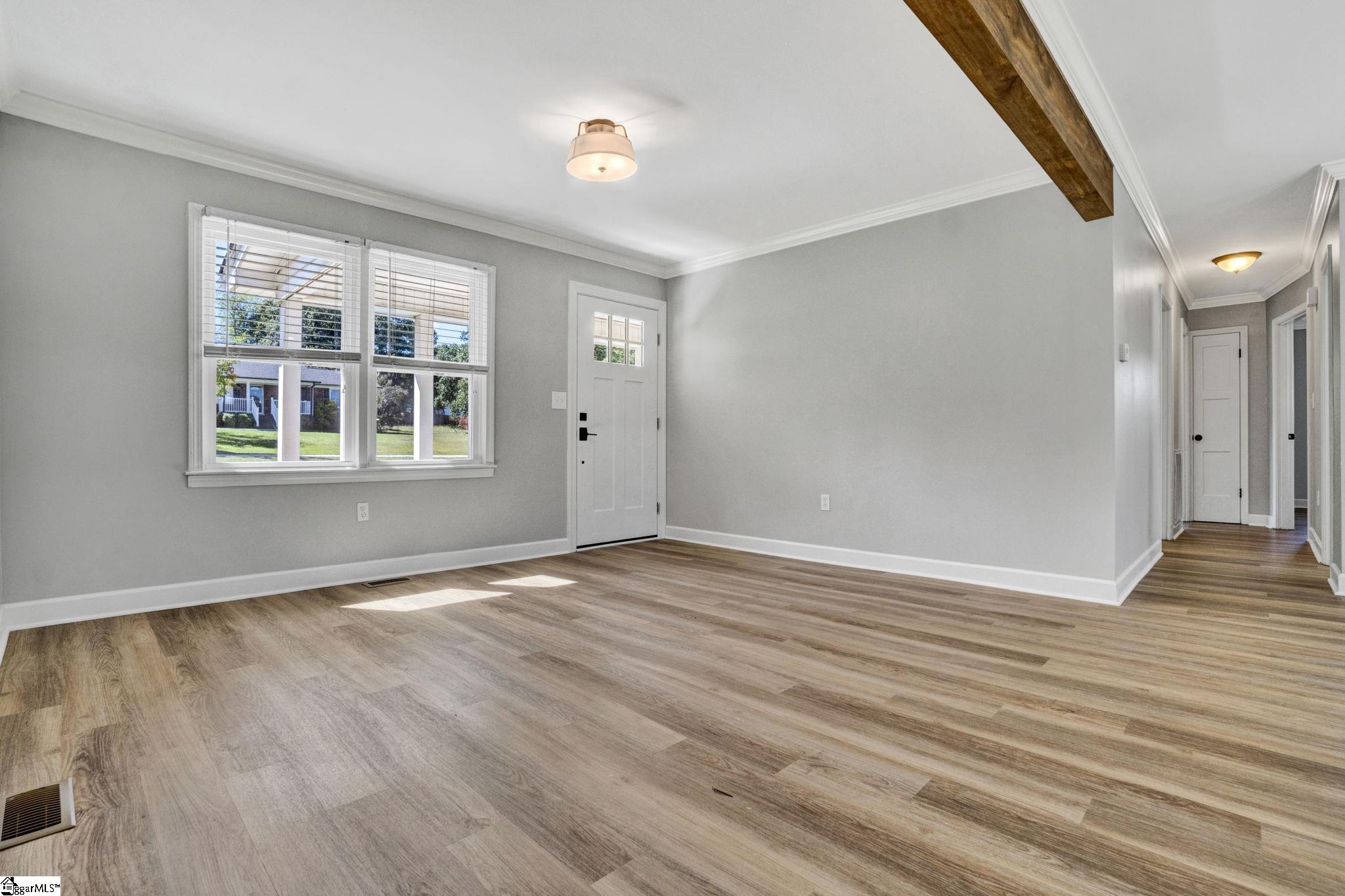 105 Summer Street Property Photo 4