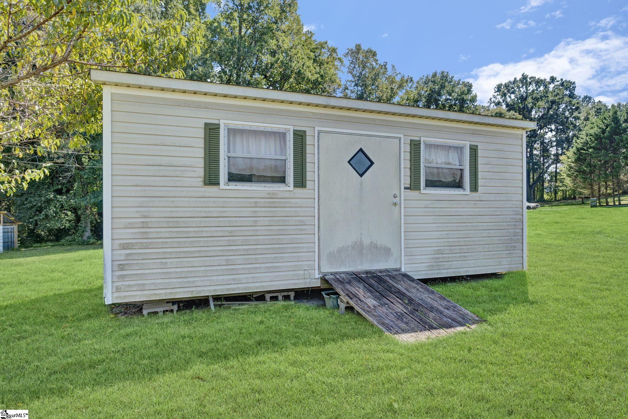 105 Summer Street Property Photo 6