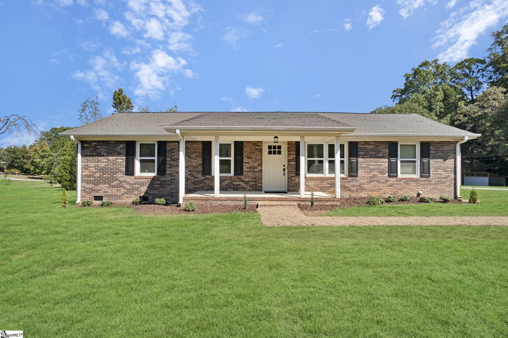 105 Summer Street Property Photo 8