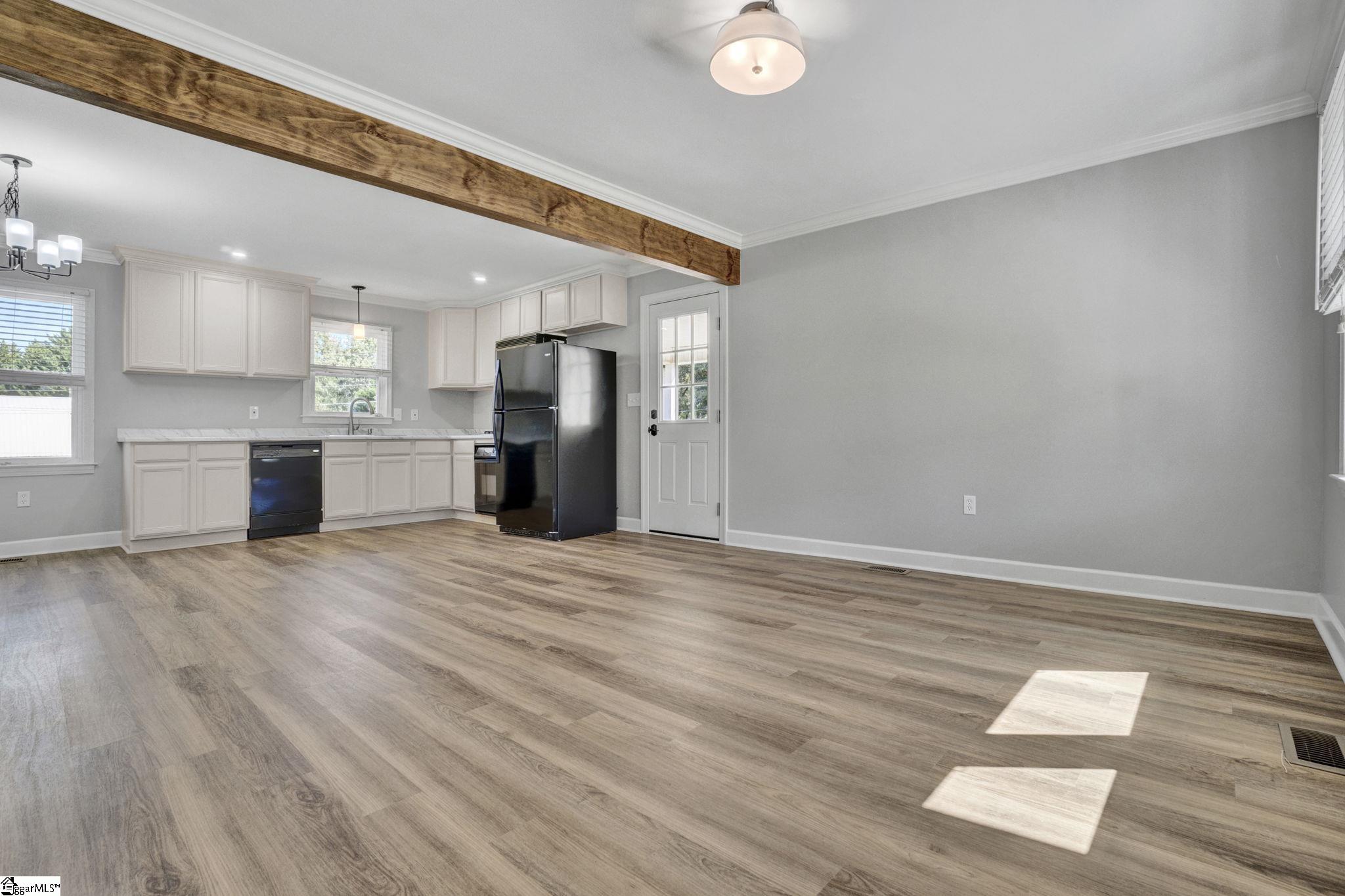 105 Summer Street Property Photo 17