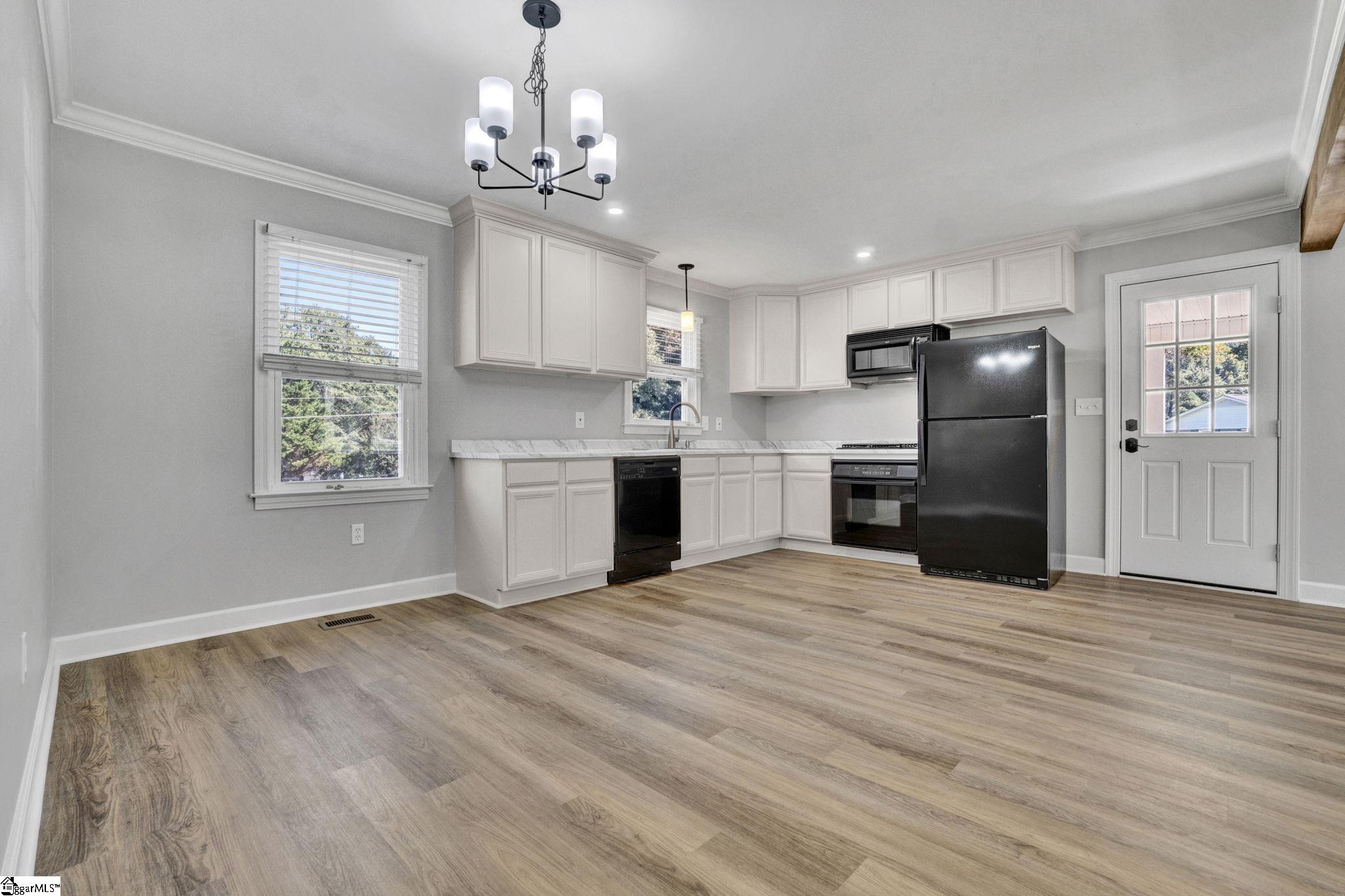 105 Summer Street Property Photo 21