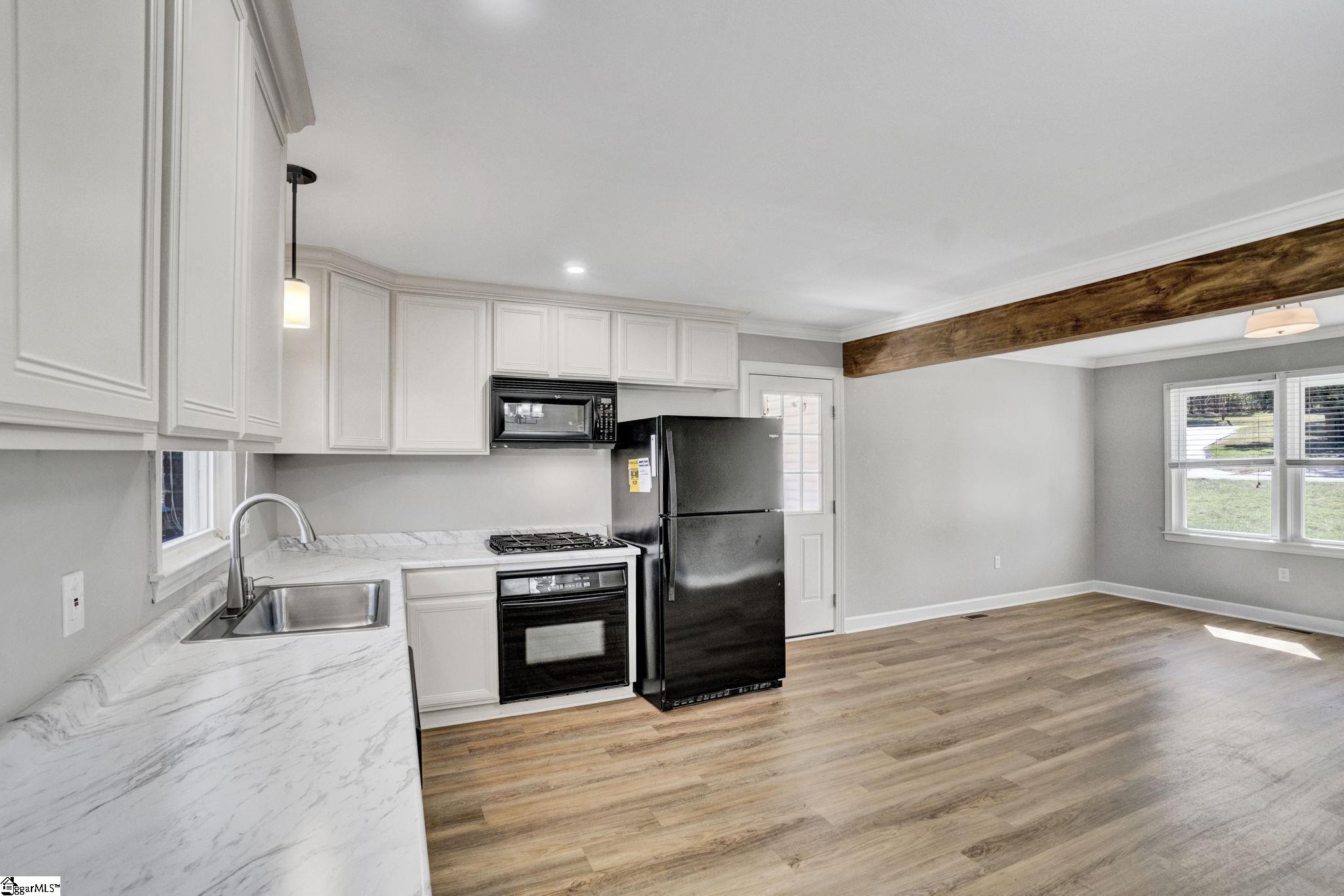 105 Summer Street Property Photo 26