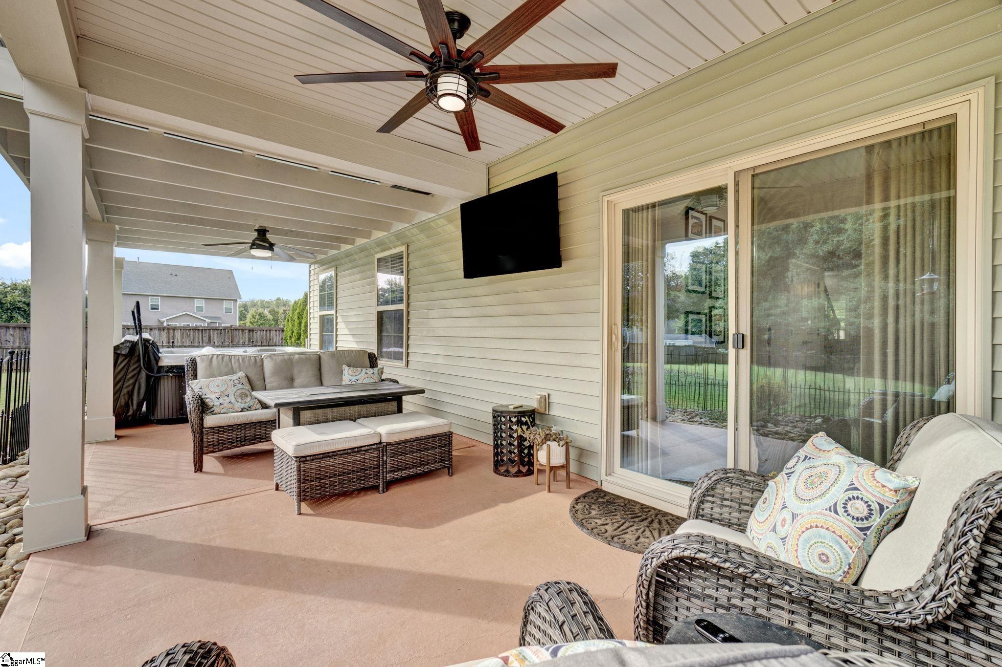 105 Avendell Drive Property Photo 4