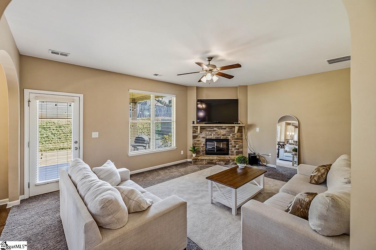 274 Springlakes Eastate Drive Property Photo 10