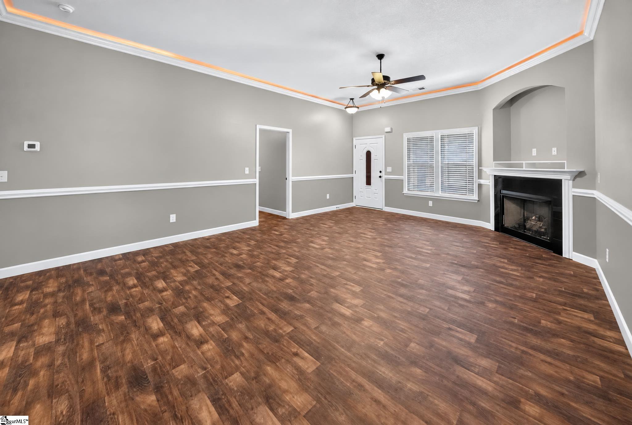 436 Shoreline Boulevard Property Photo 6