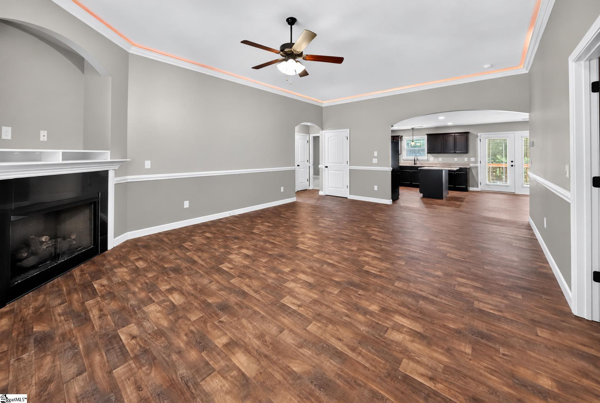 436 Shoreline Boulevard Property Photo 7