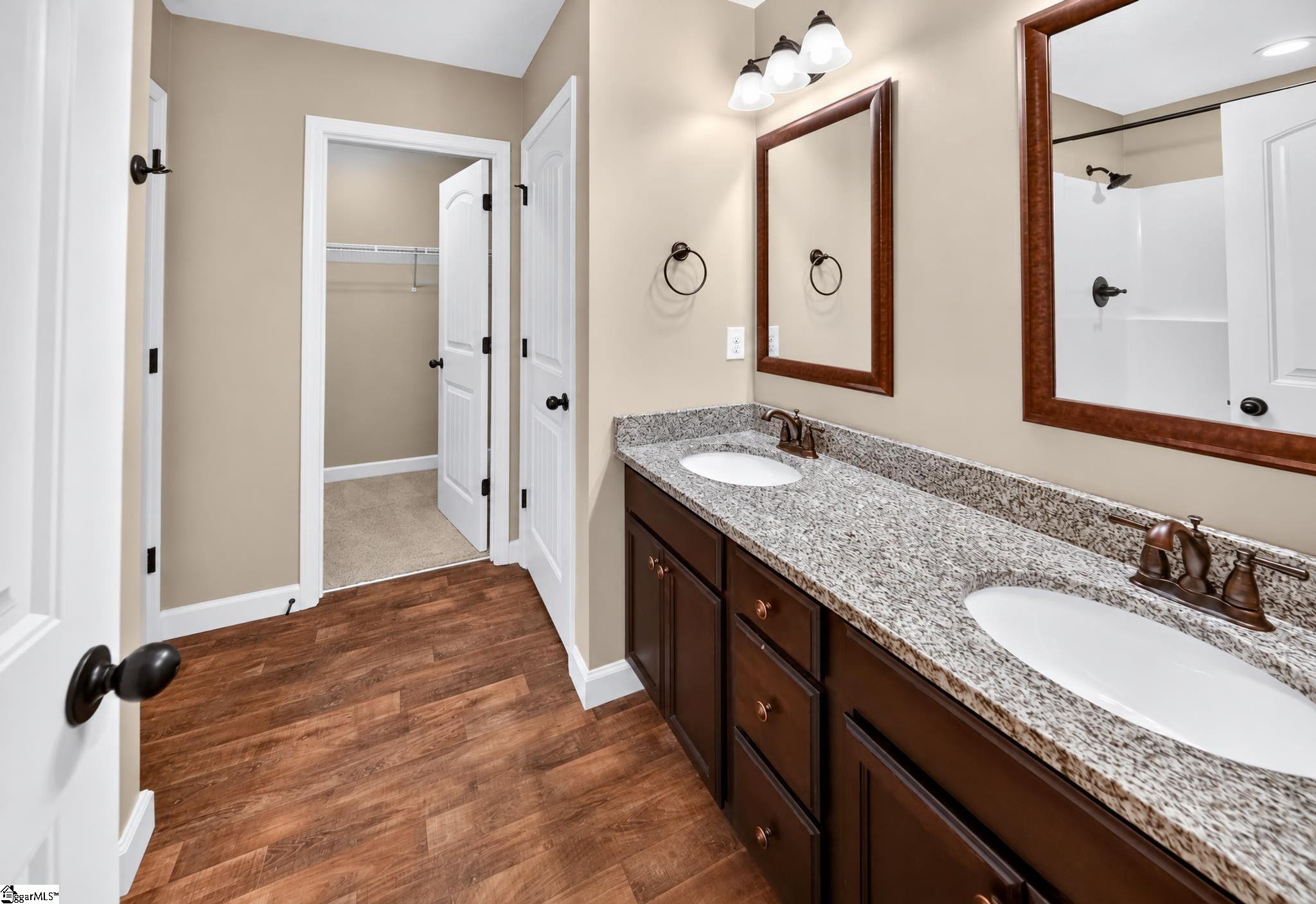 436 Shoreline Boulevard Property Photo 14