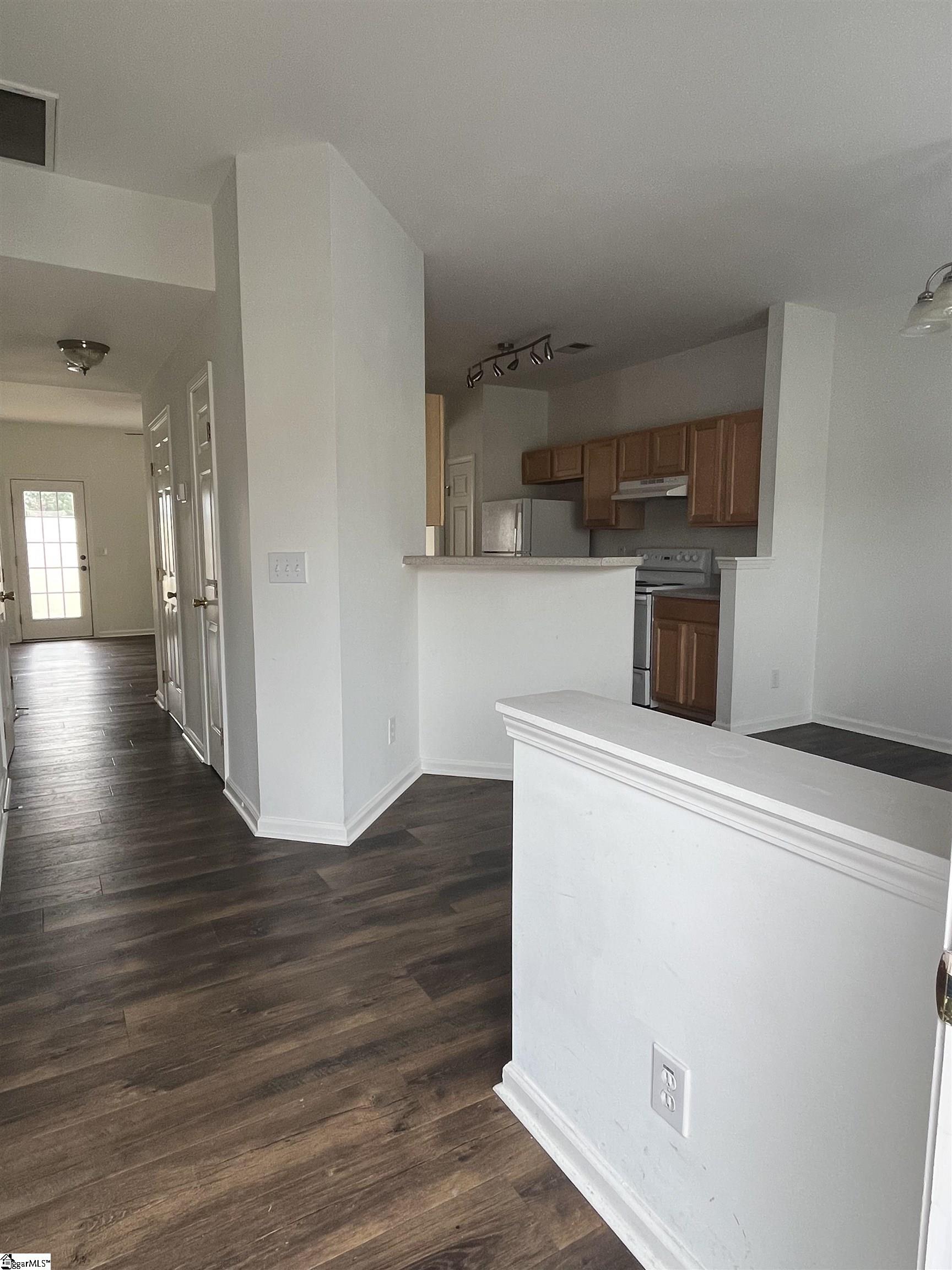 205 Spring Crossing Circle Property Photo 2