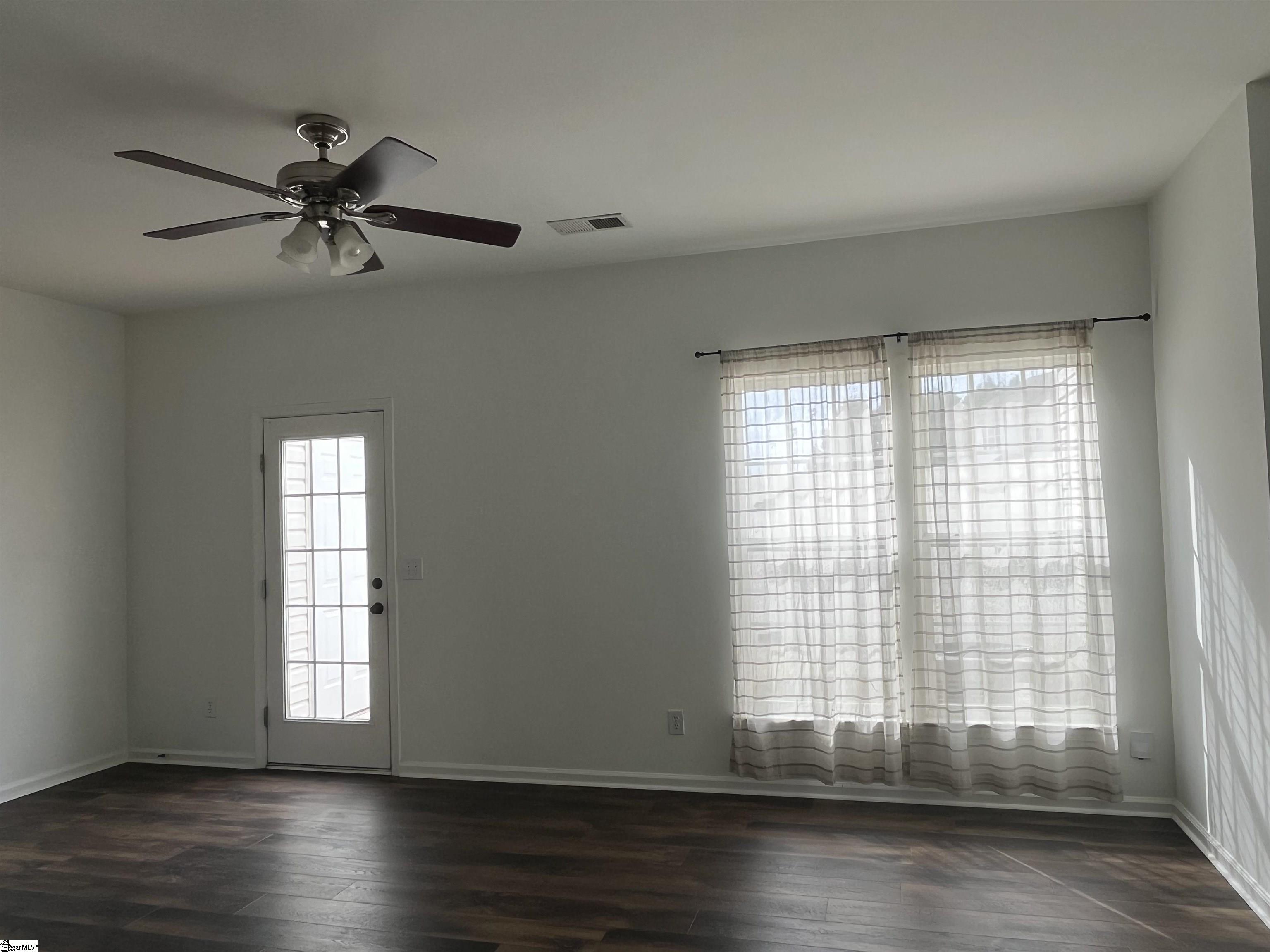 205 Spring Crossing Circle Property Photo 5