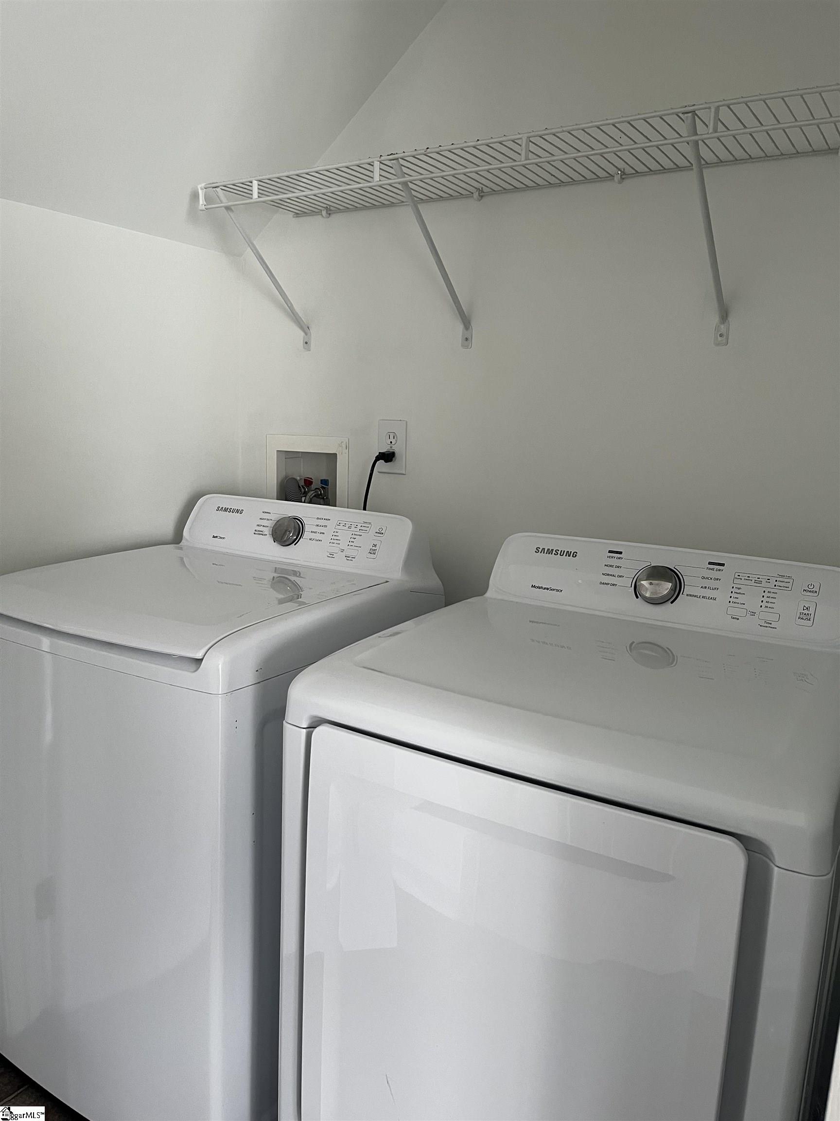 205 Spring Crossing Circle Property Photo 8