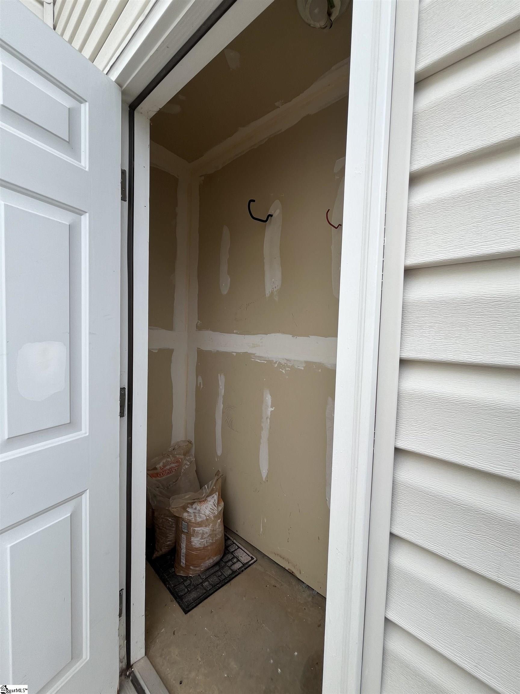 205 Spring Crossing Circle Property Photo 17