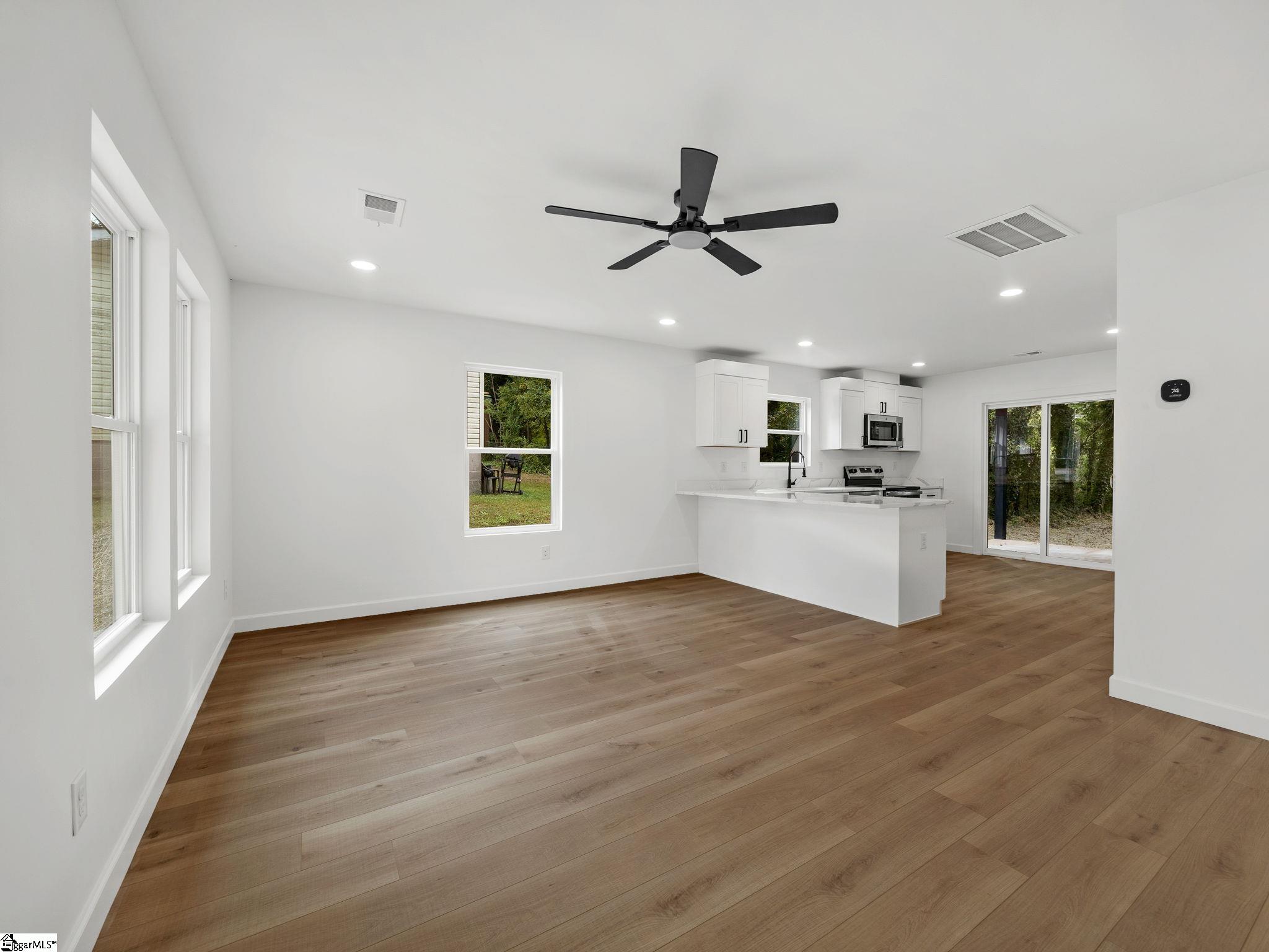460 Eloise Drive Property Photo 10