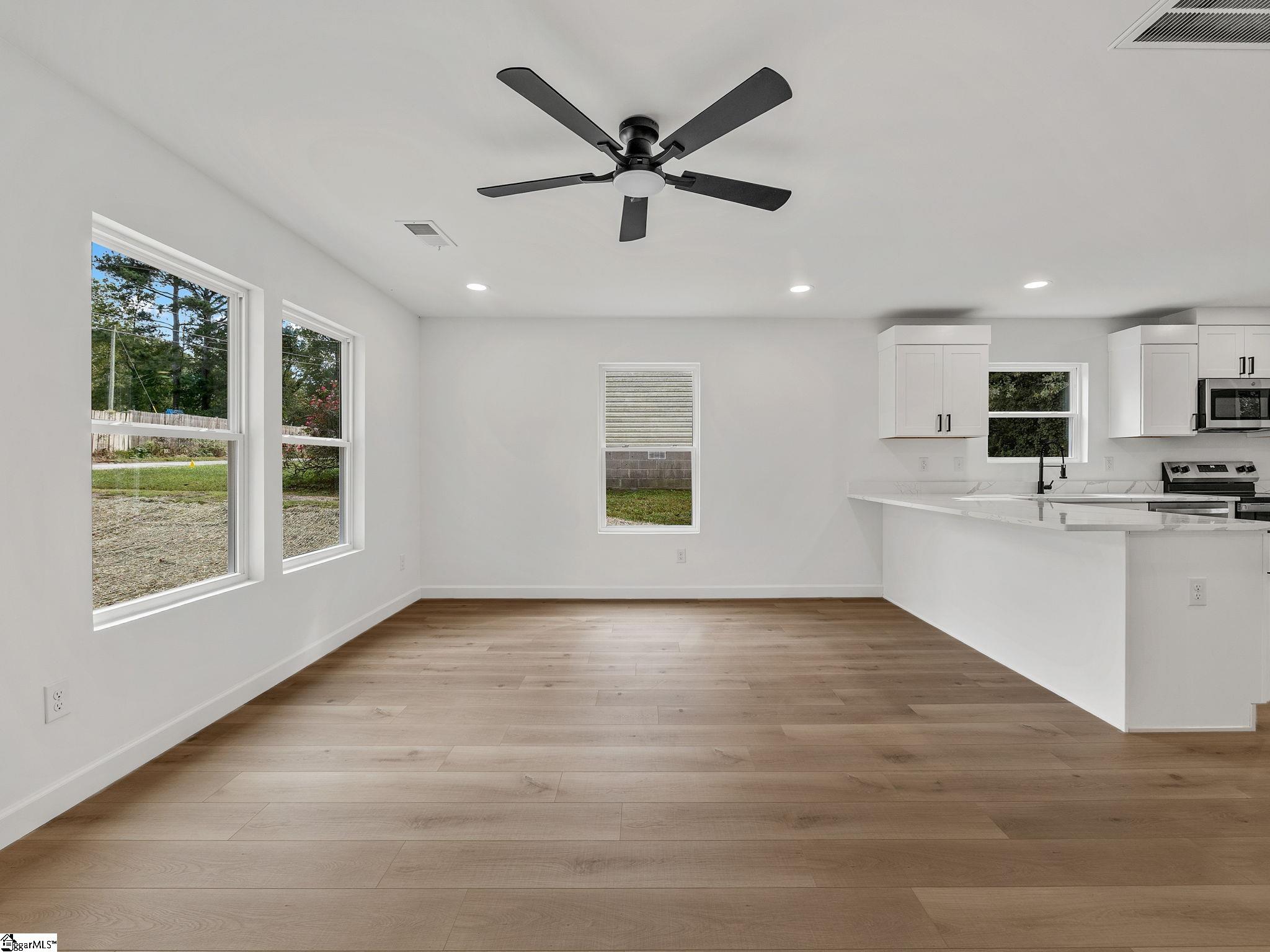 460 Eloise Drive Property Photo 11