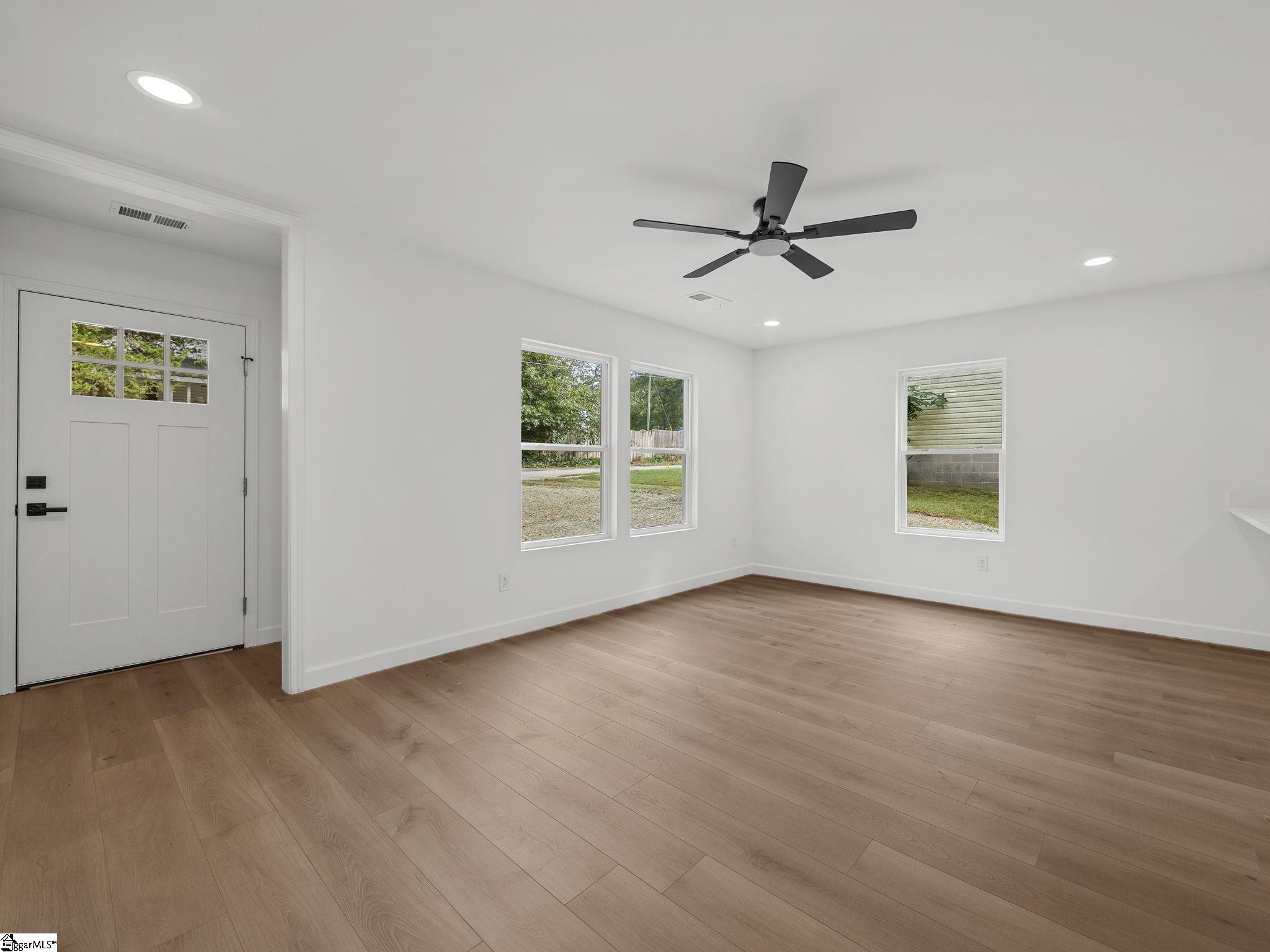 460 Eloise Drive Property Photo 12