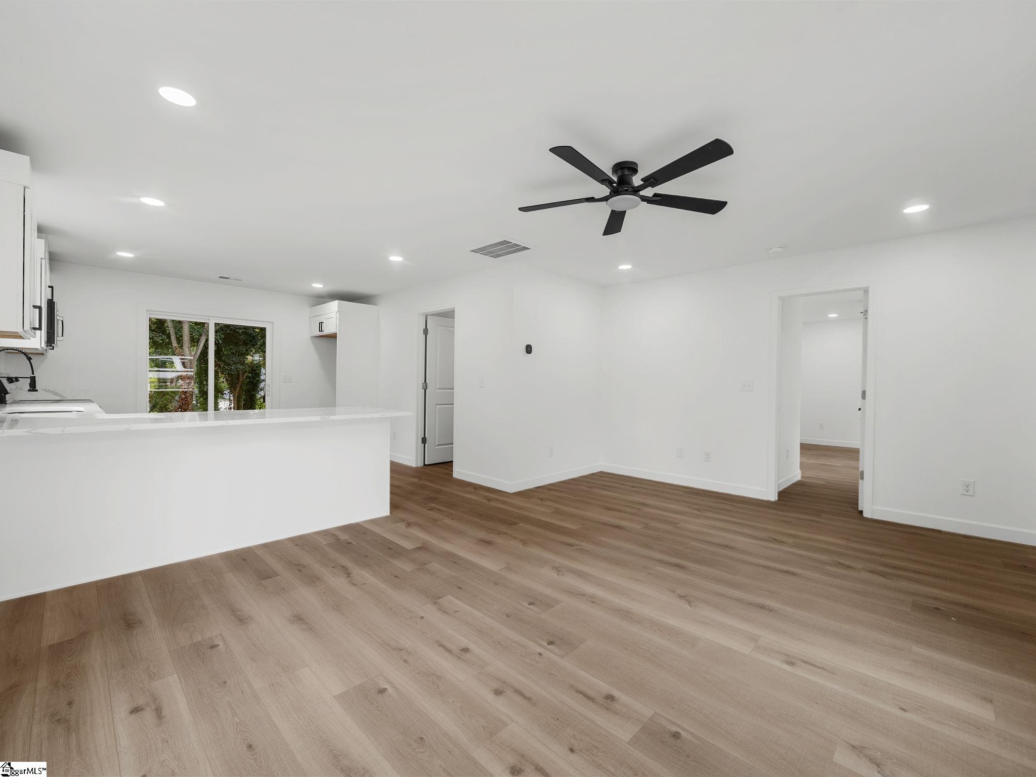460 Eloise Drive Property Photo 13