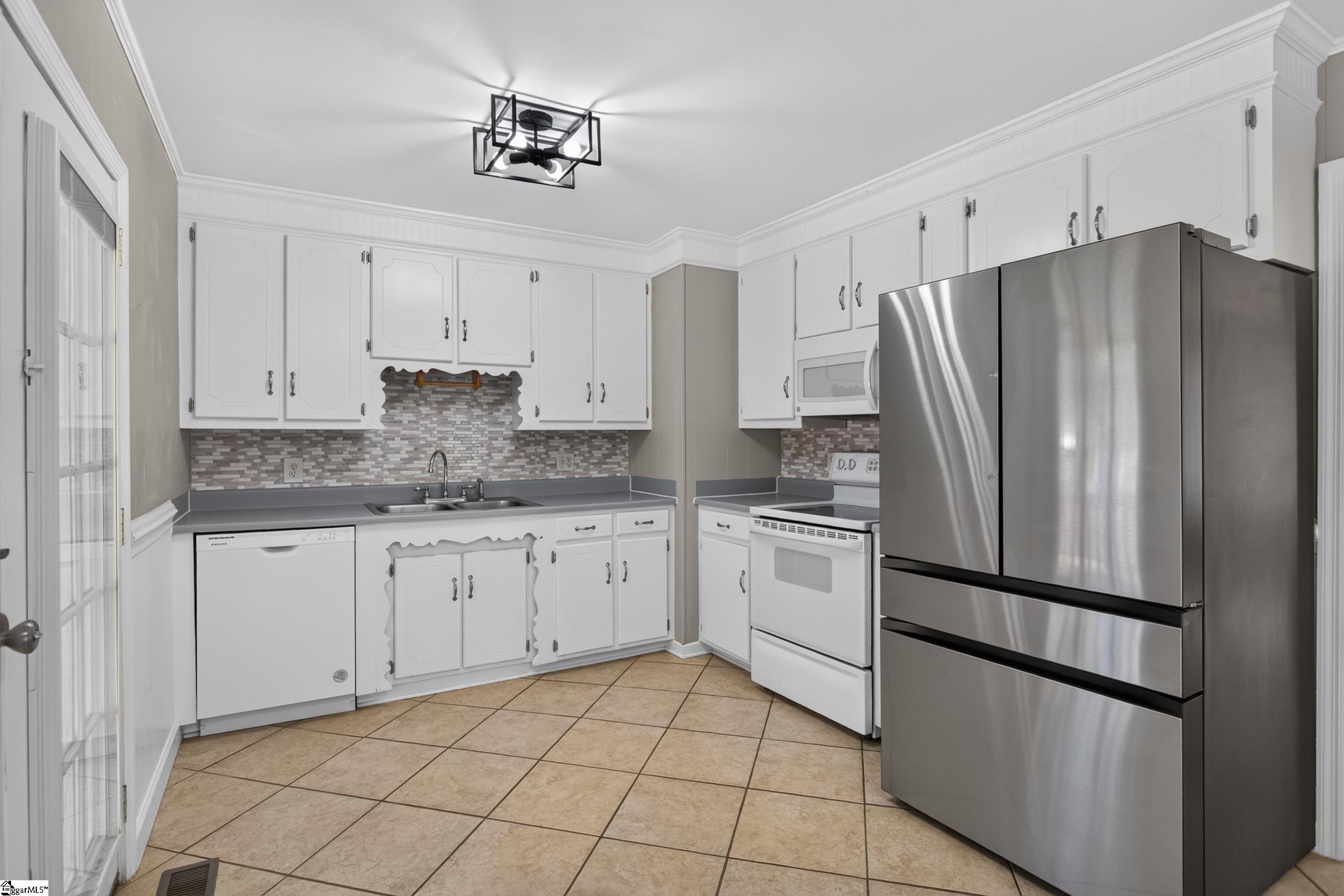 202 Hemlock Avenue Property Photo 4