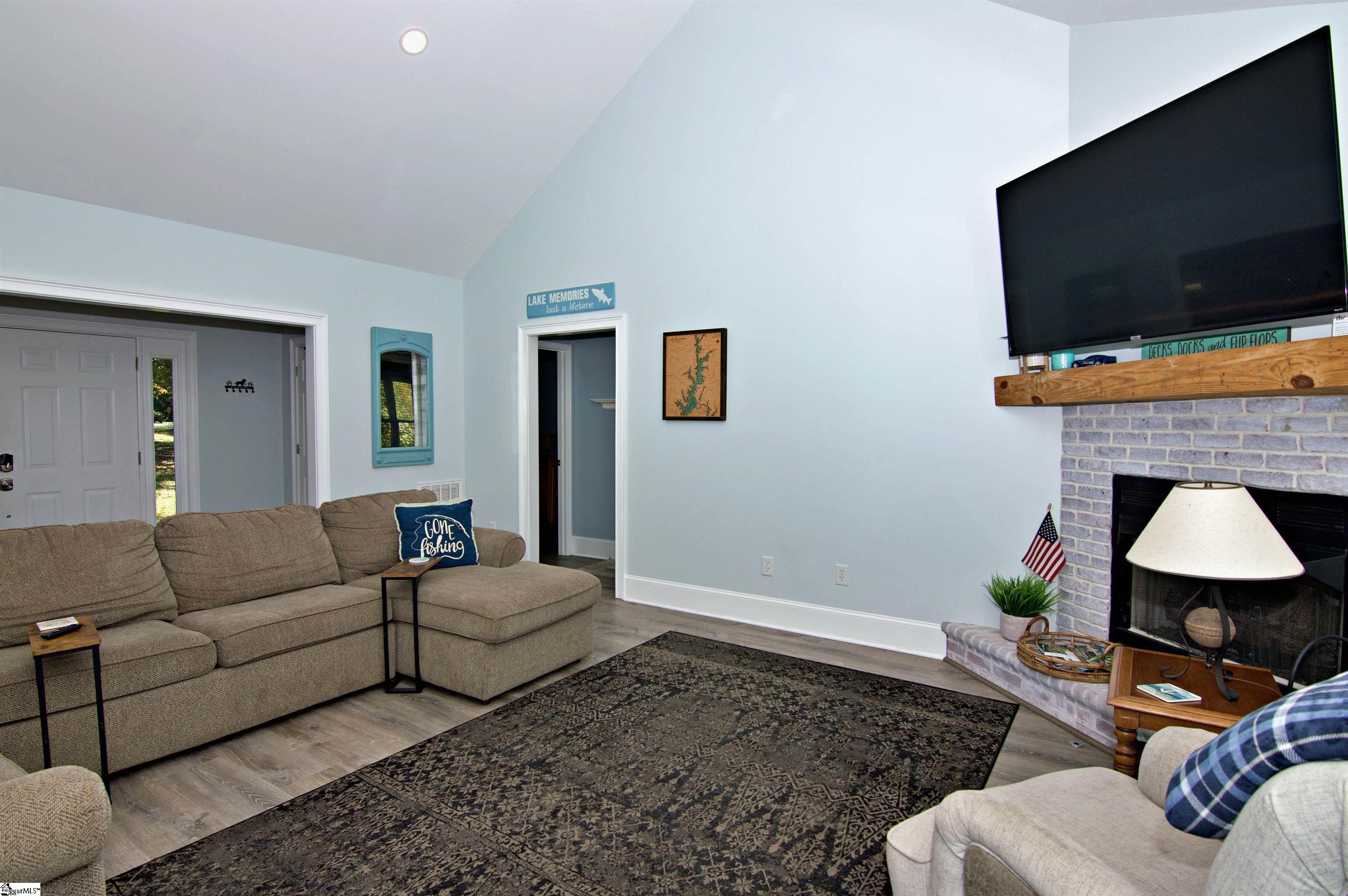 206 Petty Road Property Photo 5