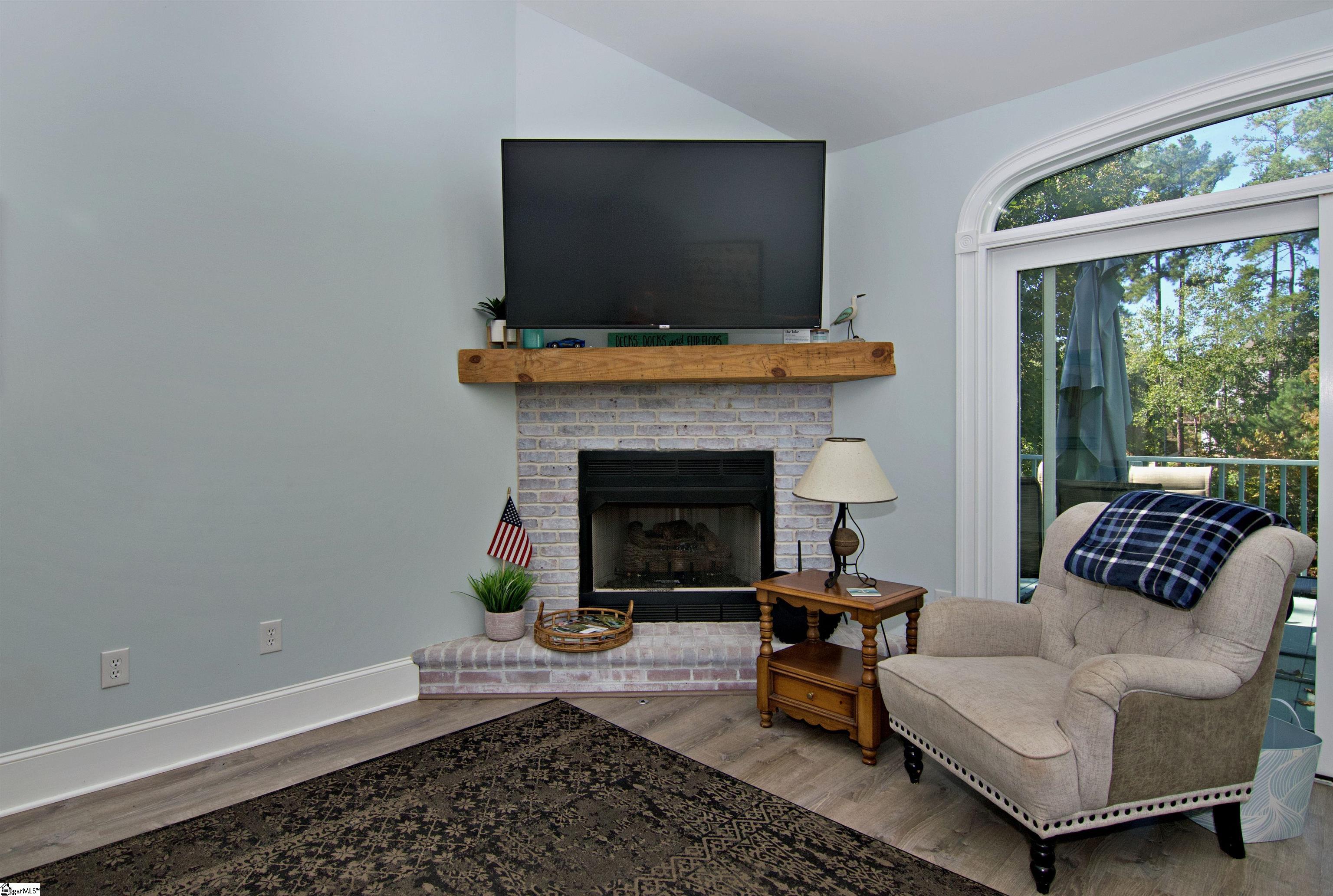 206 Petty Road Property Photo 6