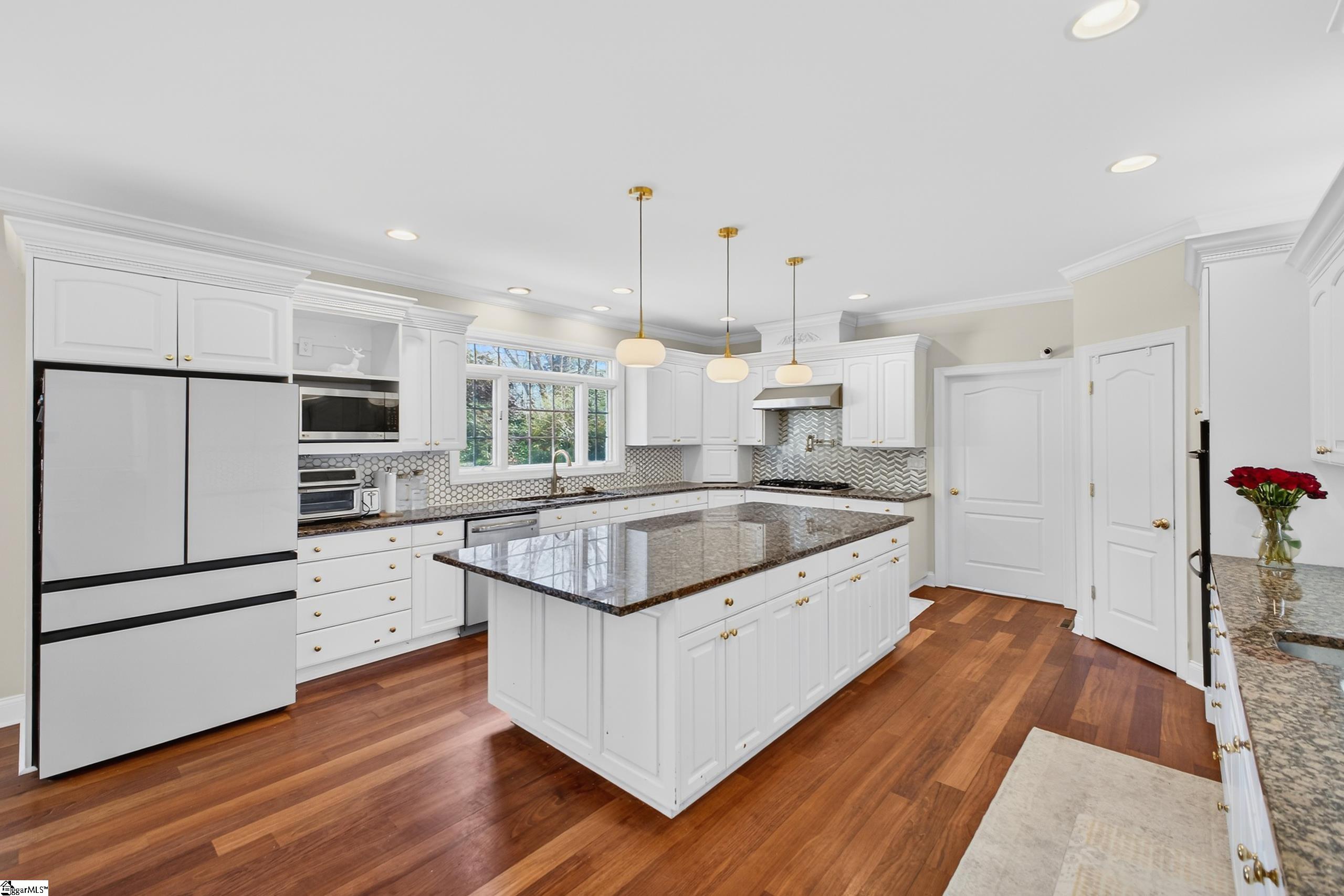 108 Stratford Drive Property Photo 14