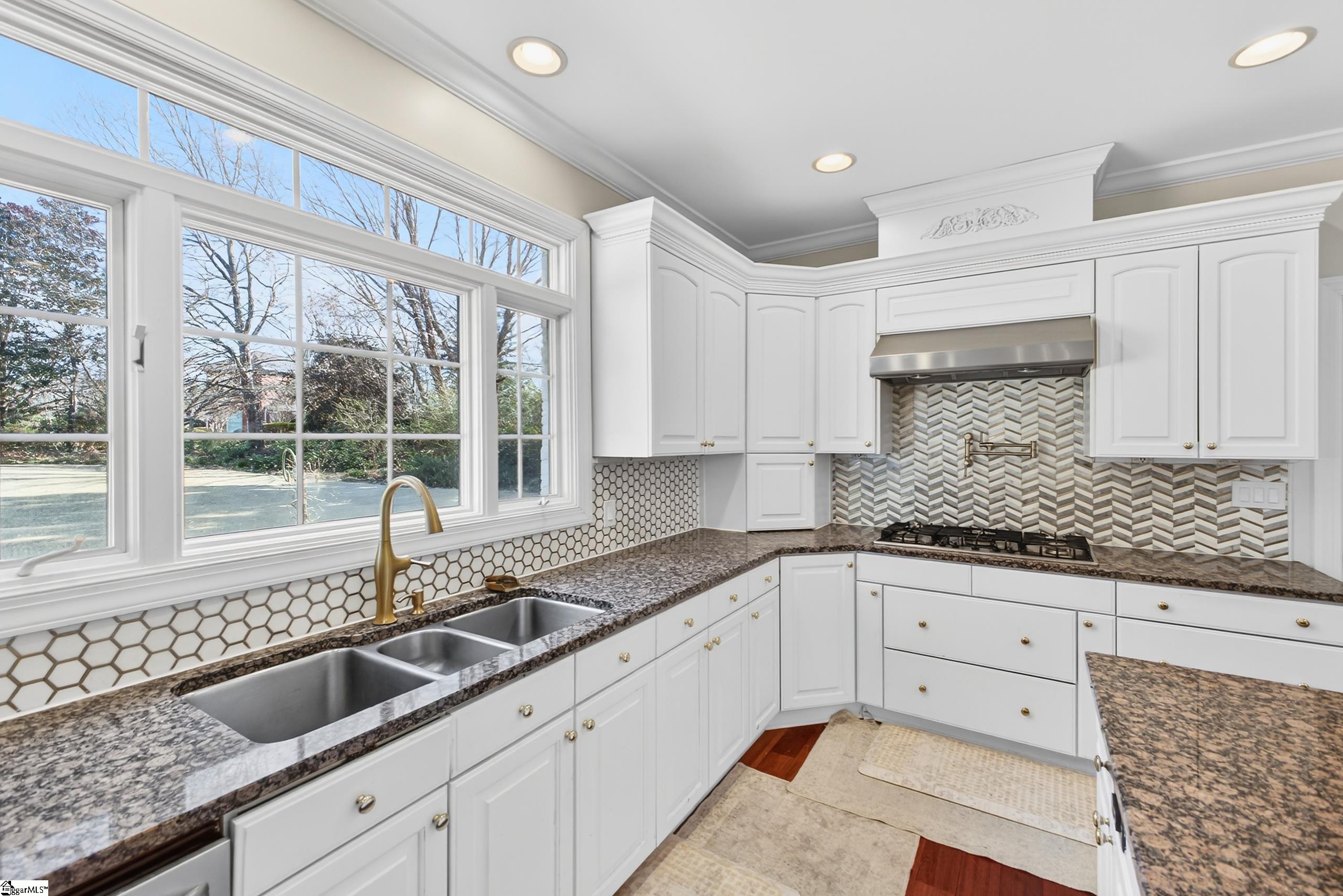 108 Stratford Drive Property Photo 18