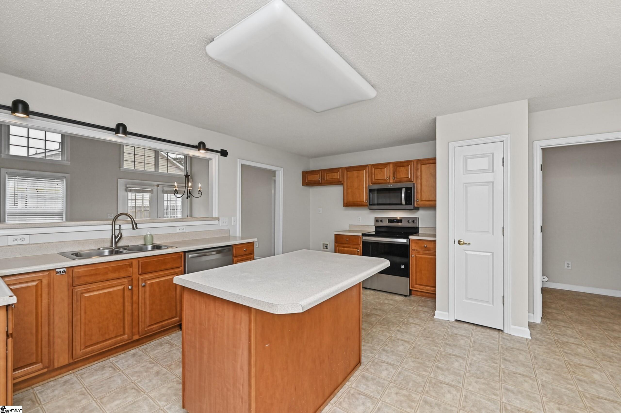 304 Crepe Myrtle Way Property Photo 11