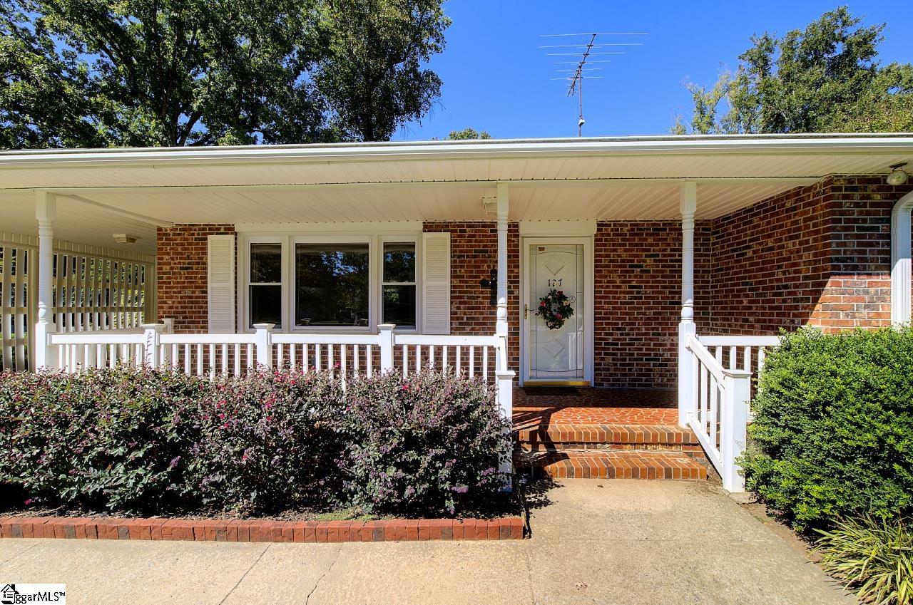 127 Bessie Avenue Property Photo 3