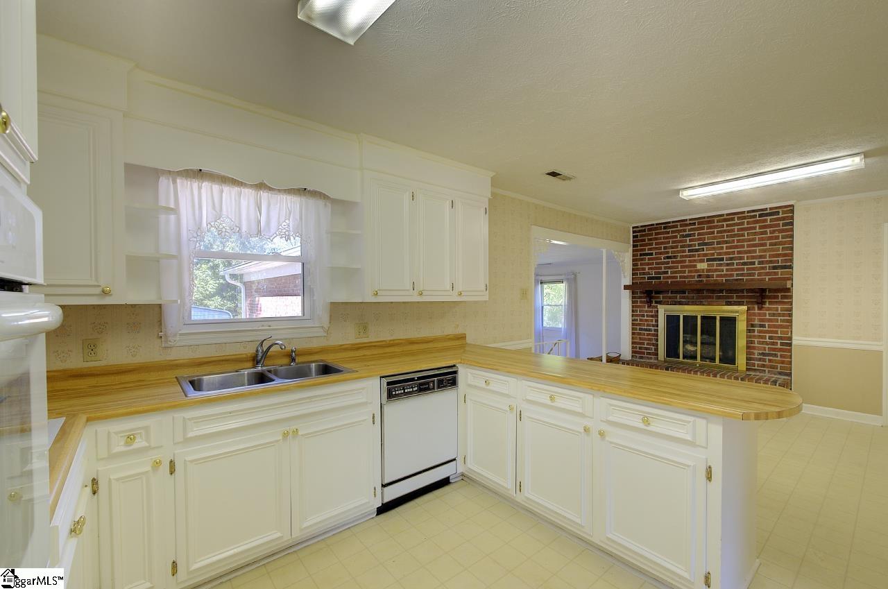 127 Bessie Avenue Property Photo 10