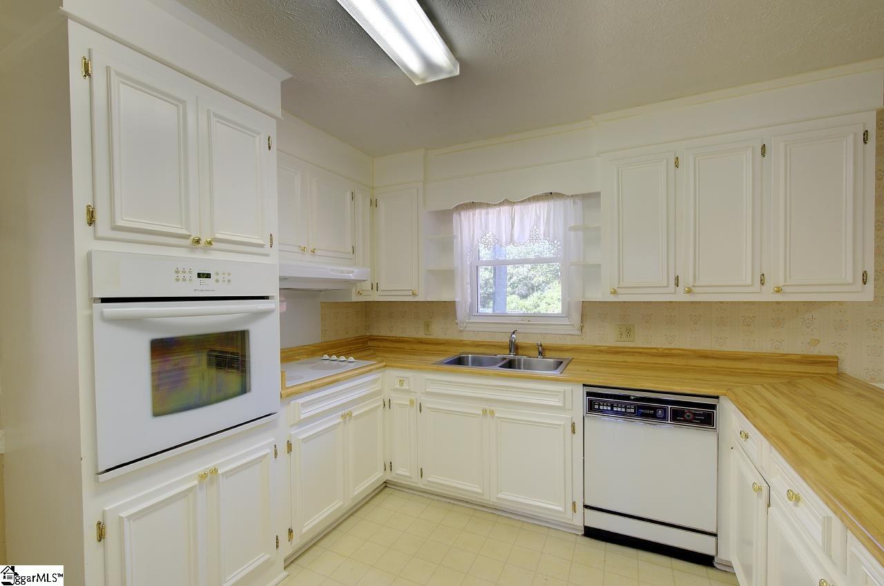 127 Bessie Avenue Property Photo 11